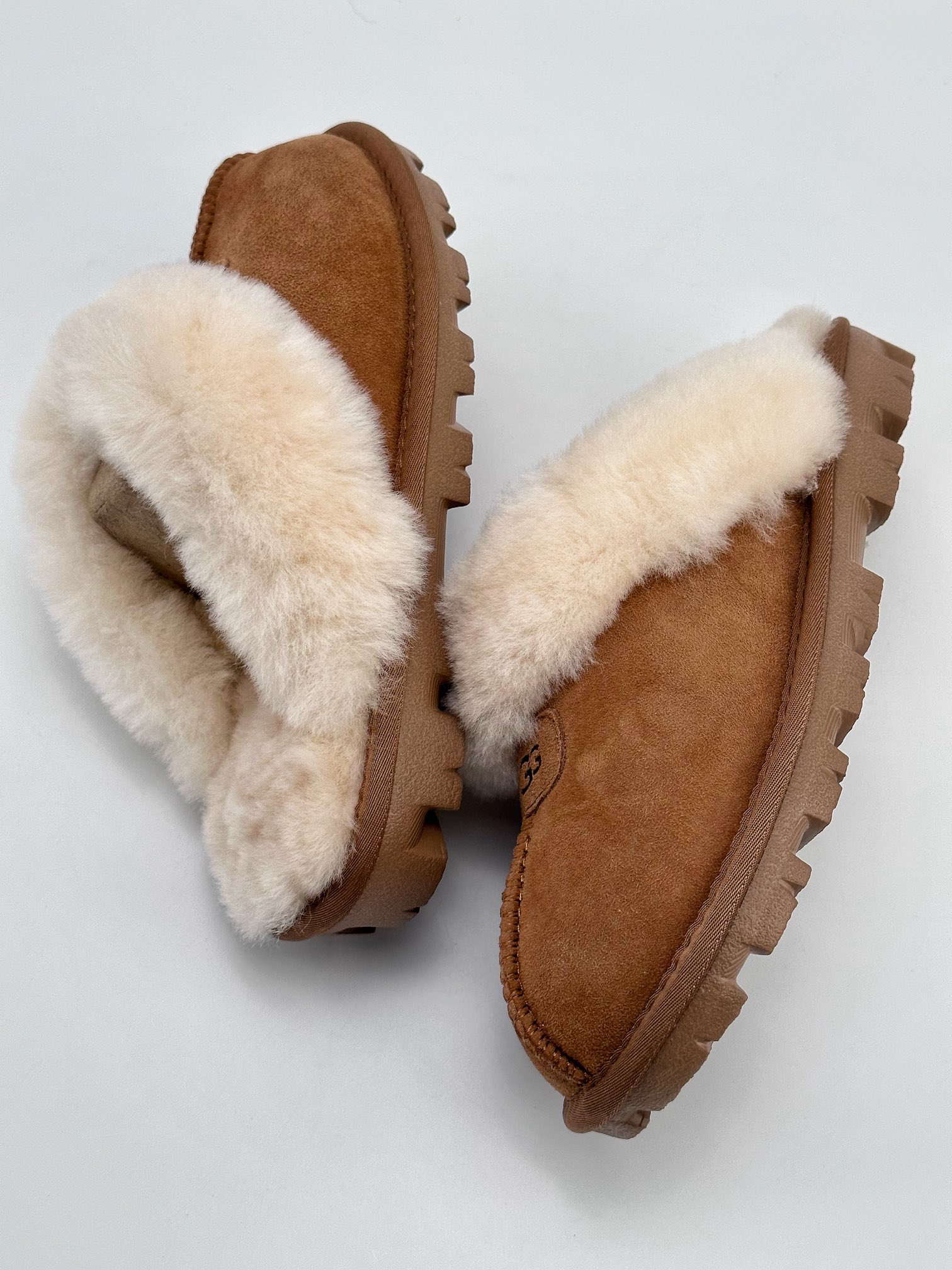 UGG four seasons women's sheepskin and fur flat-soled casual fashion comfortable all-match slippers