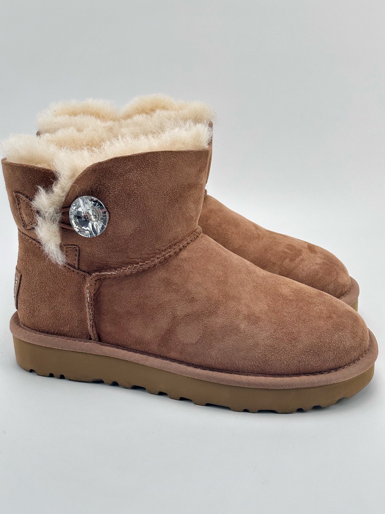 UGG classic diamond buckle short snow boots