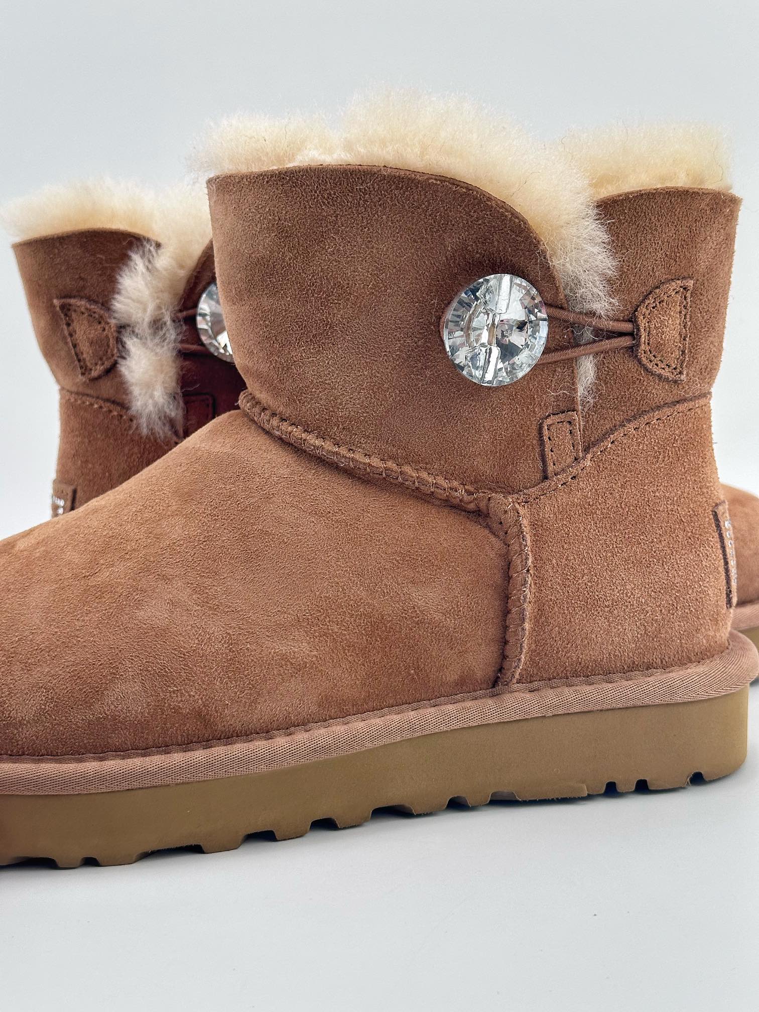 UGG classic diamond buckle short snow boots