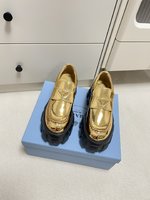 Sell High Quality
 Prada Perfect 
 Loafers Plain Toe Platform Shoes Cowhide Patent Leather Sheepskin Casual