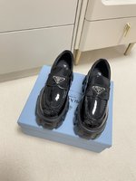 Prada Fake
 Loafers Plain Toe Platform Shoes Cowhide Patent Leather Sheepskin Casual