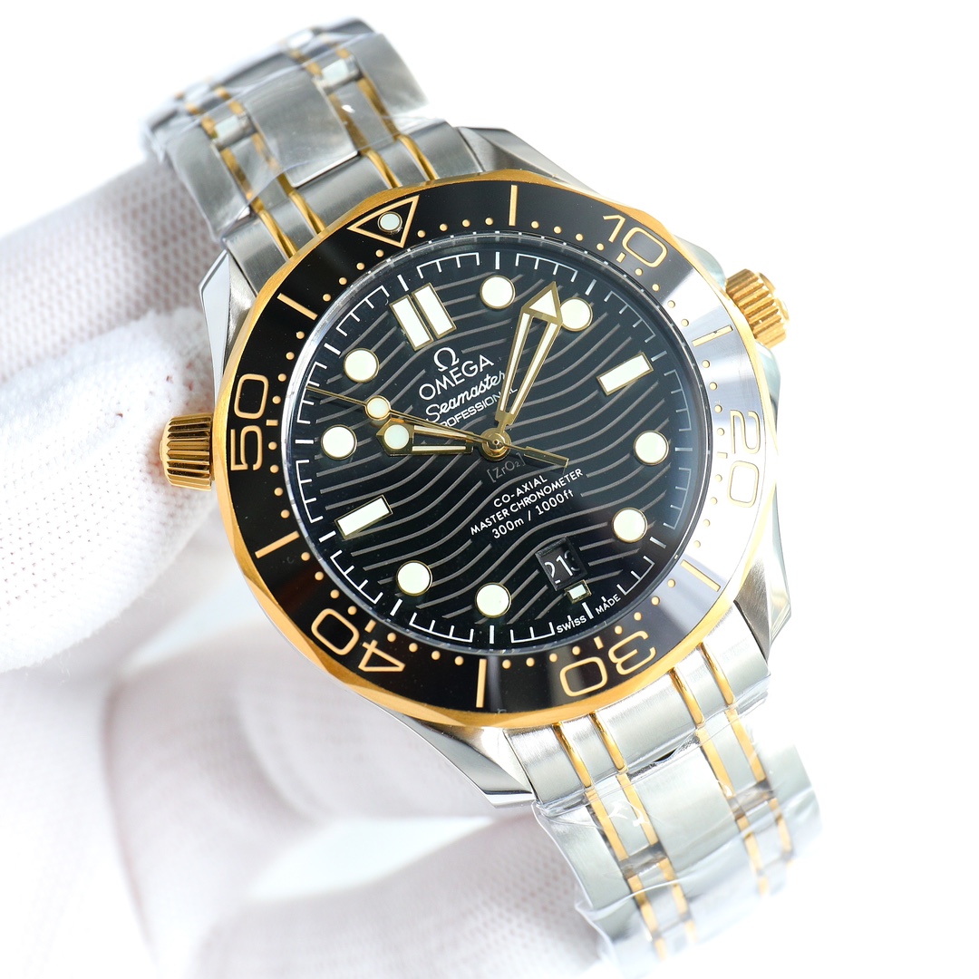 NO:142929,TW FACTORY (free steel belt for Mid-Autumn Festival and National Day, event delivery is over) Taiwan's large-scale factory quality black swing dual T all-in-one machine, five-code in one, accurate exclusive code 89236388, black balance double T shock absorber Omega Haima series  The chapter of replicating the legend is opened. This cutting-edge style Haima Rice series watch is made of imported 316L stainless steel. The bezel is made of Korean high-density ceramics and decorated with white enamel diving scales. The dial is also made of polished ceramics and decorated with laser engraved corrugated patterns. The 42mm case is finely brushed. The steel belt is hand-polished by grains. The first steel belt on the market is the same as the original steel belt and can be interchanged with the original. The fluoroelastic strap feels smooth and heavy, and the raw ears can be used with the steel belt. The sapphire glass watch mirror is produced by the Werner method (also known as the flame melting method). Its Mohs hardness level is 9, while ensuring excellent permeability at all times.  Equipped with exclusive R&D and customized replica movement (black balance double T shock absorber), after months of testing, the quality is stable, and it has gone through ups and downs, making it difficult. I love the watch person, please recognize the exclusive quality of TW, omega19860909TW FACTORY（迎中秋国庆钢带款免费送胶带,活动送完截止）台湾大厂品质黑摆双T 一体机 五码合一 认准独家编码89236388,黑摆轮双T避震器欧米茄 海马系列 开启复刻传奇的篇章.这一前沿风尚的海马米系列腕表,采用进口316L精钢打造而成,表圈采用韩国高密度陶瓷,饰以白色珐琅潜水刻度.表盘亦以抛光陶瓷制成,饰以激光镌刻波纹图案.42mm表壳拉丝细腻.钢带逐粒手工打磨,市面首家做到同原装一致钢带背面有倒角并且可以与原装互换,氟橡胶表带手感顺滑厚重,生耳可与钢带通用.蓝宝石玻璃表镜采用维尔纳法（又称焰熔法）生产.其莫氏硬度等级为9级,同时确保在任何时候都具有卓越的通透性. 搭载独家研发定制复刻一体机芯（黑摆轮双T避震器）,经数月测试,质量稳定,历经坎坷,制成不易,谨献爱表人请认准TW独家品质,,omega,Watch