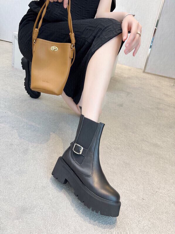 P295[發][發][發]Celine 2023冬 凯旋门松紧扣带 套脚厚底 短筒靴！！面料头层牛皮、内里羊标准码数35/40（41、42订做不退放
