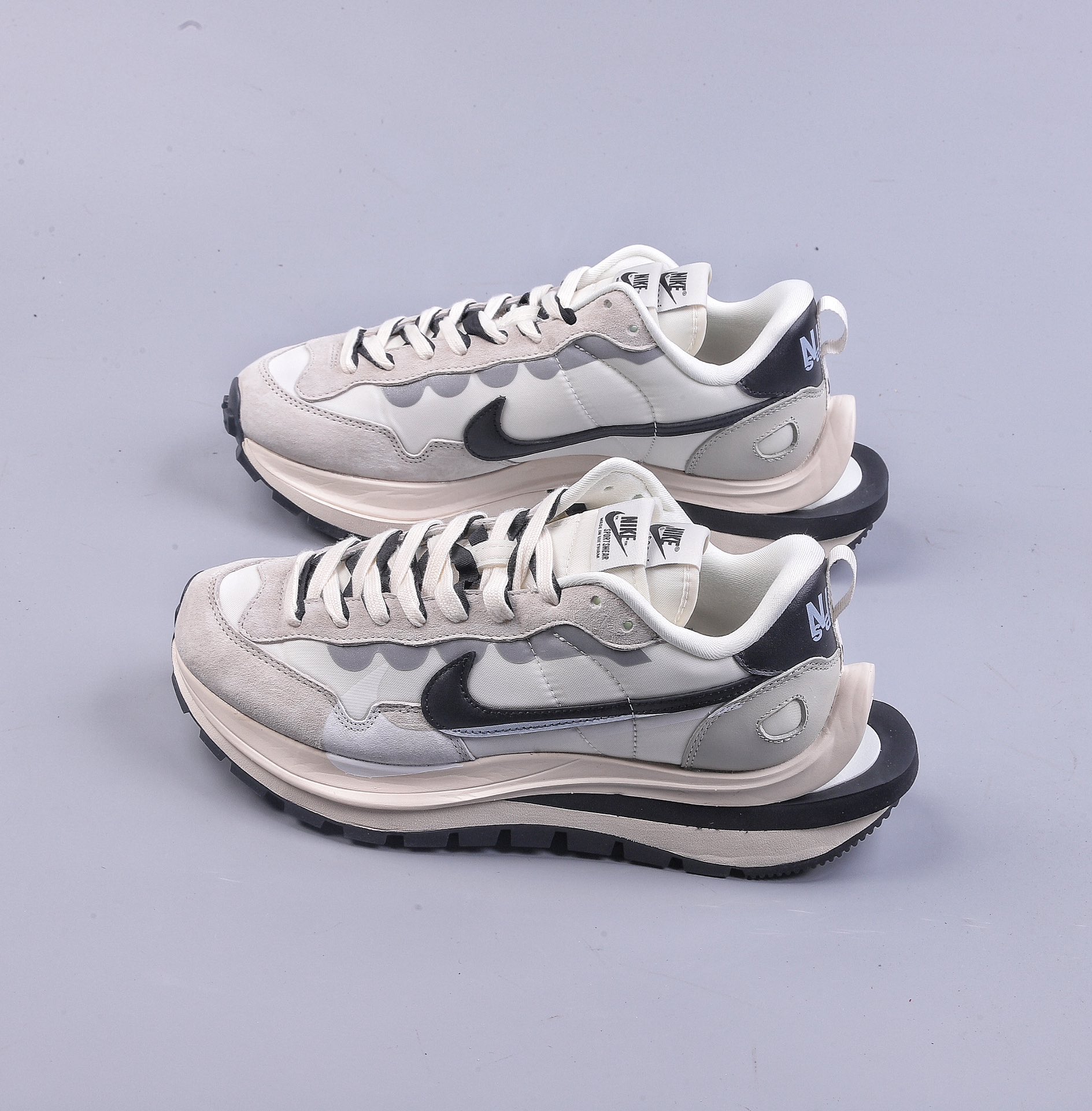 R Sacai 3.0 x Nike 低帮运动休闲鞋 DD1875-101