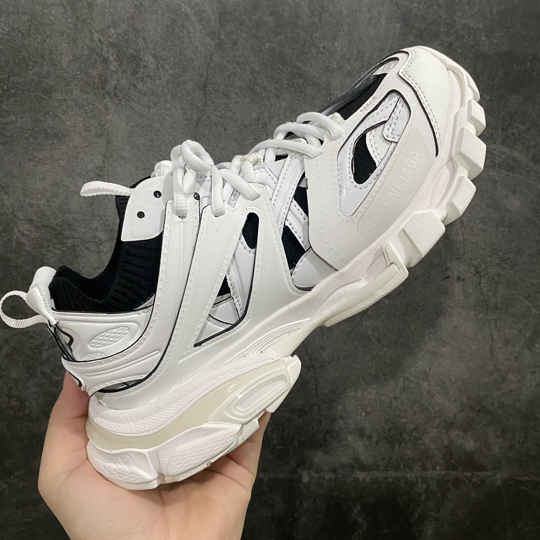 图片[9]-【VG版本】Balenciaga Track Sock 巴黎世家三代飞织 户外概念复古老爹鞋 白黑 新晋外贸大厂VG版本出品 原厂档案开发 鞋身从之前网布改成编织面，内衬从以前的海绵内衬改成跟袜子鞋一样的材质，每一片材料做到跟原厂一样的油边处理工艺，不管是从外观，跟内在都跟原鞋做到一比一 从里到外 最大尺度还原官方ZP 尺码：35 36 37 38 39 40 41 42 43 44 45 46-选品中心