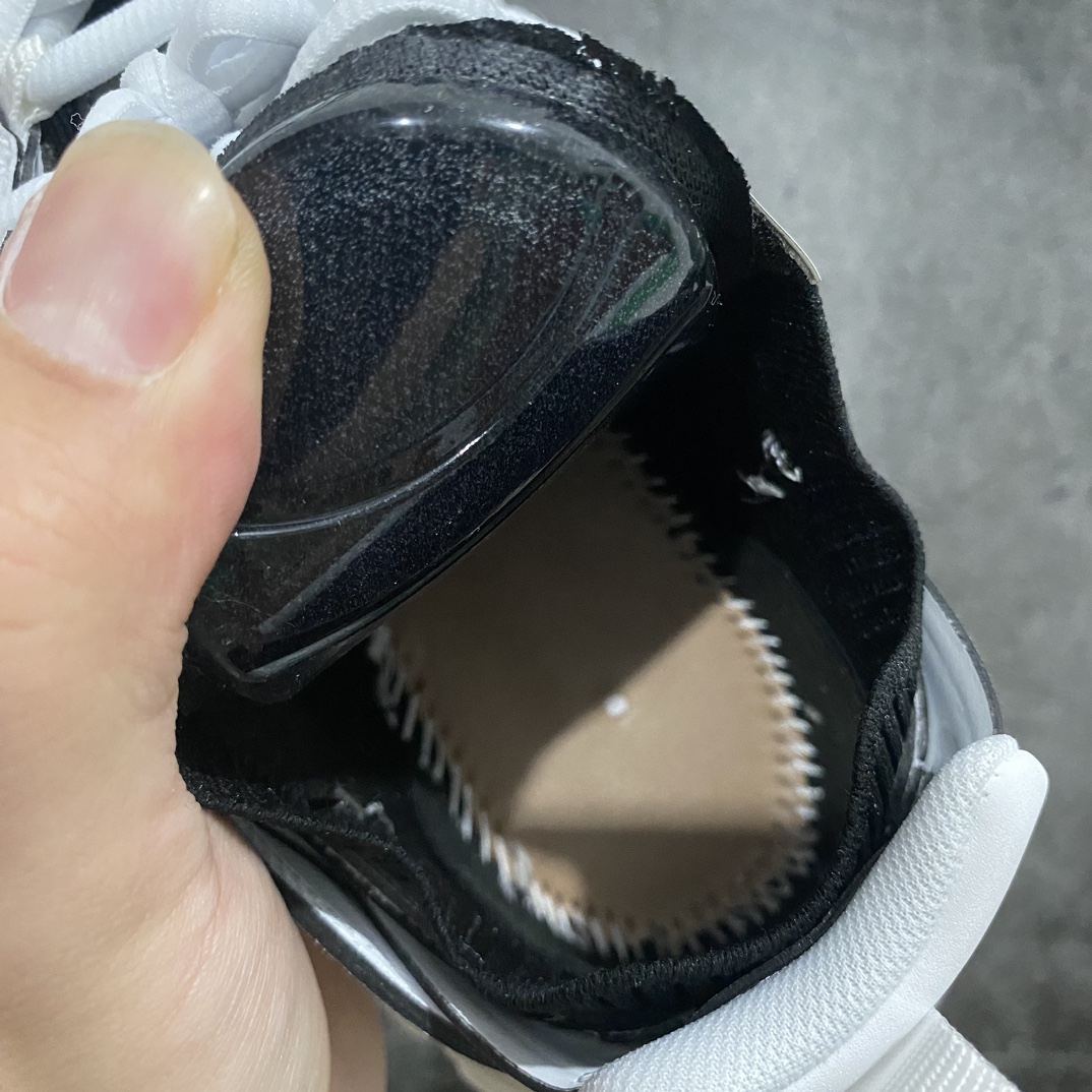 图片[8]-【VG版本】Balenciaga Track Sock 巴黎世家三代飞织 户外概念复古老爹鞋 白黑 新晋外贸大厂VG版本出品 原厂档案开发 鞋身从之前网布改成编织面，内衬从以前的海绵内衬改成跟袜子鞋一样的材质，每一片材料做到跟原厂一样的油边处理工艺，不管是从外观，跟内在都跟原鞋做到一比一 从里到外 最大尺度还原官方ZP 尺码：35 36 37 38 39 40 41 42 43 44 45 46-选品中心