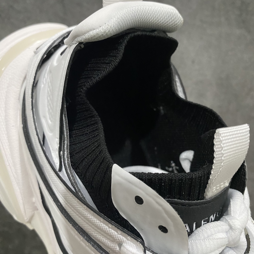 图片[6]-【VG版本】Balenciaga Track Sock 巴黎世家三代飞织 户外概念复古老爹鞋 白黑 新晋外贸大厂VG版本出品 原厂档案开发 鞋身从之前网布改成编织面，内衬从以前的海绵内衬改成跟袜子鞋一样的材质，每一片材料做到跟原厂一样的油边处理工艺，不管是从外观，跟内在都跟原鞋做到一比一 从里到外 最大尺度还原官方ZP 尺码：35 36 37 38 39 40 41 42 43 44 45 46-选品中心