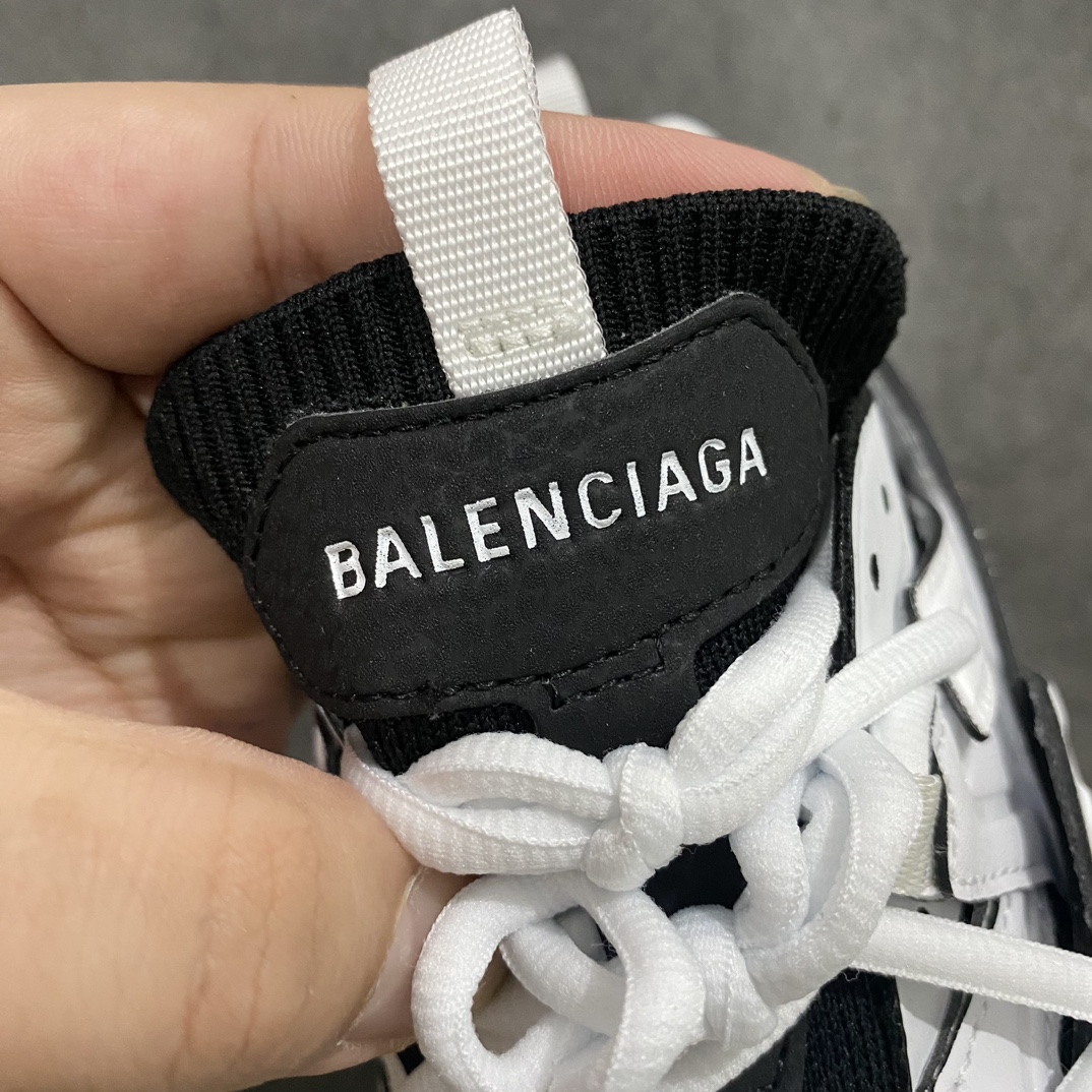 图片[5]-【VG版本】Balenciaga Track Sock 巴黎世家三代飞织 户外概念复古老爹鞋 白黑 新晋外贸大厂VG版本出品 原厂档案开发 鞋身从之前网布改成编织面，内衬从以前的海绵内衬改成跟袜子鞋一样的材质，每一片材料做到跟原厂一样的油边处理工艺，不管是从外观，跟内在都跟原鞋做到一比一 从里到外 最大尺度还原官方ZP 尺码：35 36 37 38 39 40 41 42 43 44 45 46-选品中心