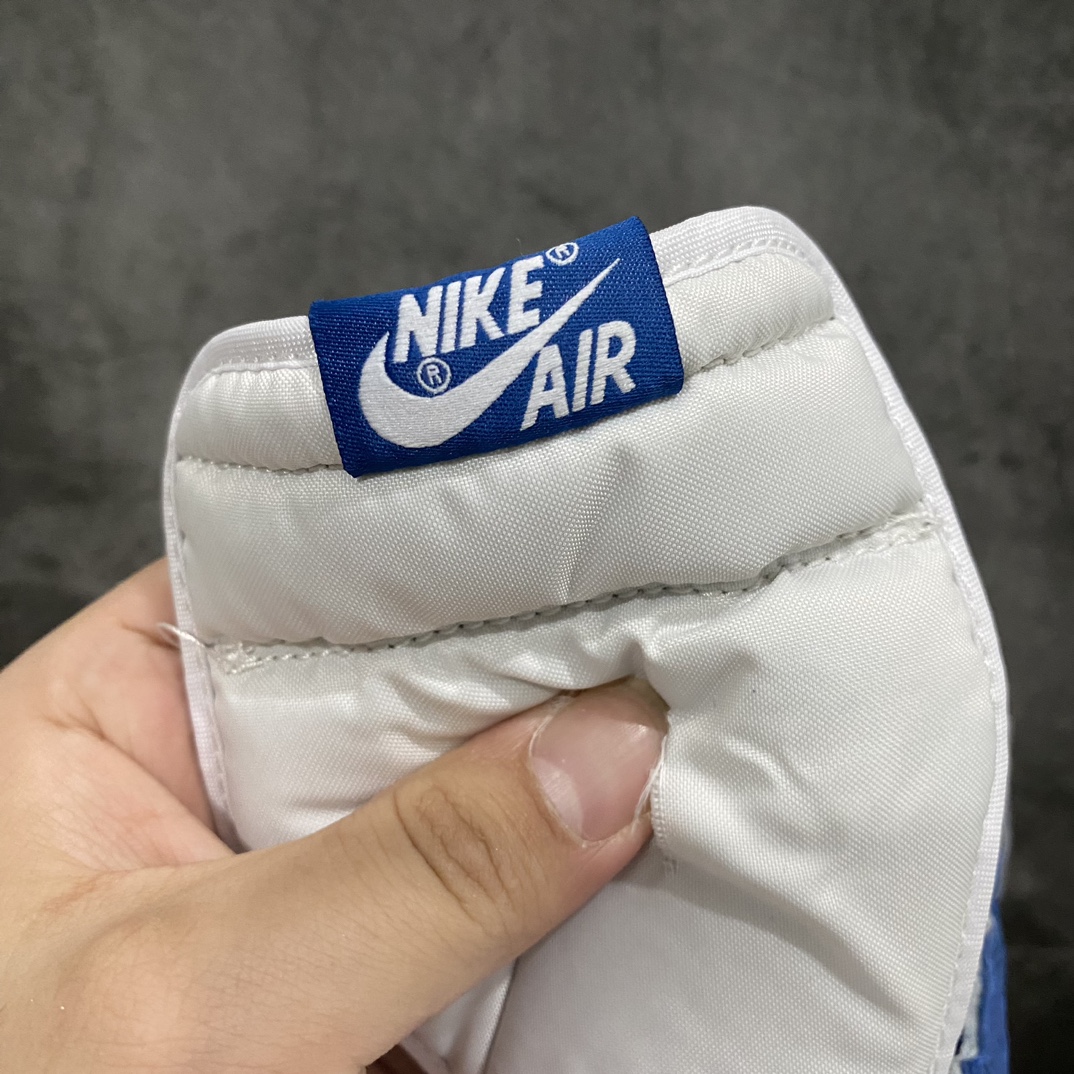 图片[6]-【莞产裁片】Air Jordan 1 High OG “Ture Blue”AJ1蓝白 真蓝nn与市场各大代号纯原绝对的区分品质‼️n莞产代工厂出品 细节 材料 工艺天花板级别n侧面看鞋型 怎么看都舒服 后跟驼背微微自然前倾n后跟收腰定型完美流畅 鞋口反口V字形定型相当到位n市场各大纯原版本 很难做到这样‼️n排气孔 鞋带口冲孔 皮料裁剪清洁度超高 无任何瑕疵n灵魂勾子稍微内收 做的超级完美目前市场任何一个版本都做不到这样好的勾子‼️n皮料均采用原厂皮料 看实拍细节图 皮纹肉眼可见的细腻‼️n大底纹路 车线 印刷 飞翼 中底 背胶n公司工艺无需多言 碾压各路复刻n入了正品朋友不妨自行对比  尺码  40.5 41 42 42.5 43 44 44.5 45 46 47.5-莆田鞋批发中心