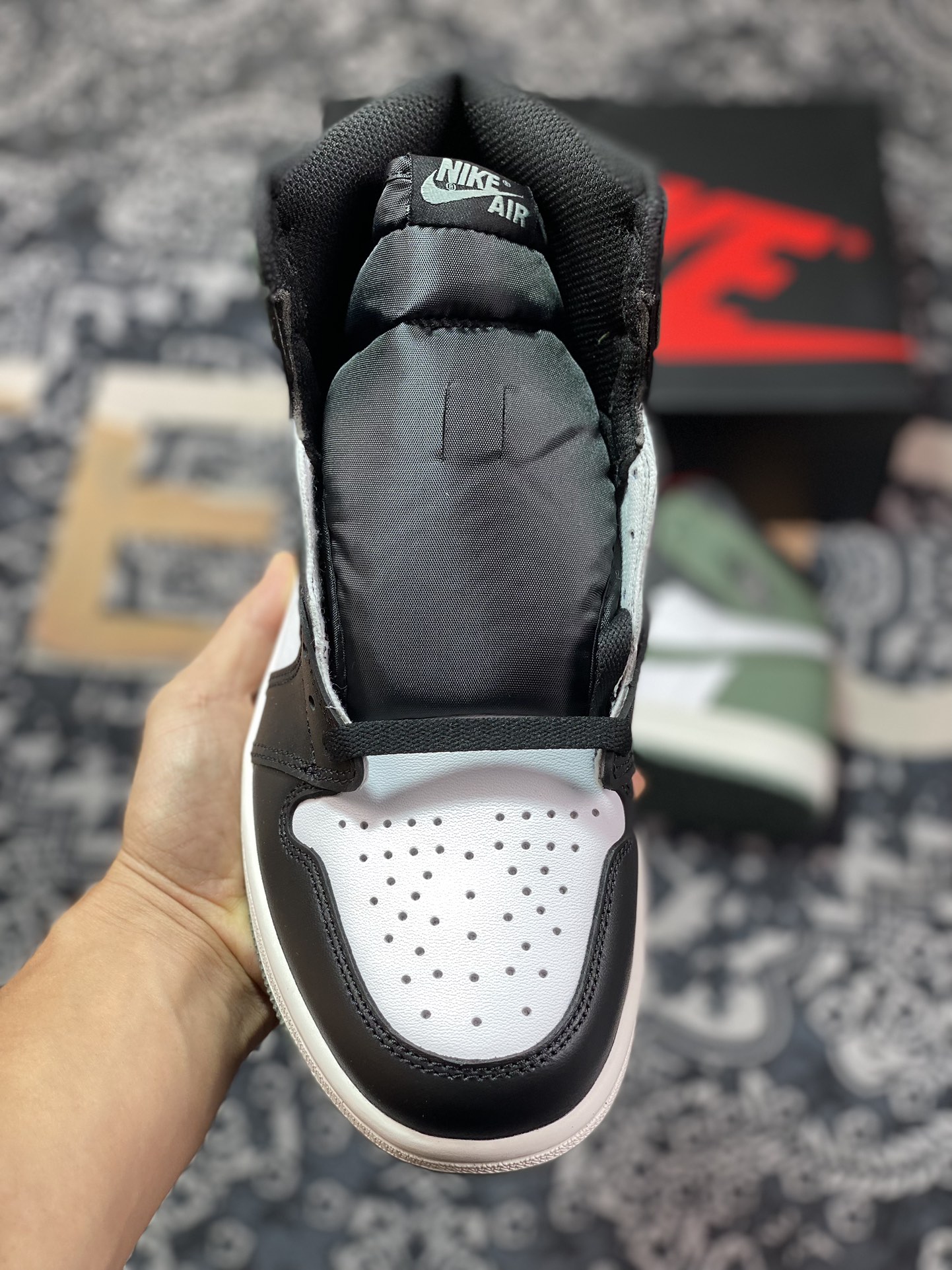 Air Jordan AJ1 Retro 六冠王黑绿脚趾 555088-135