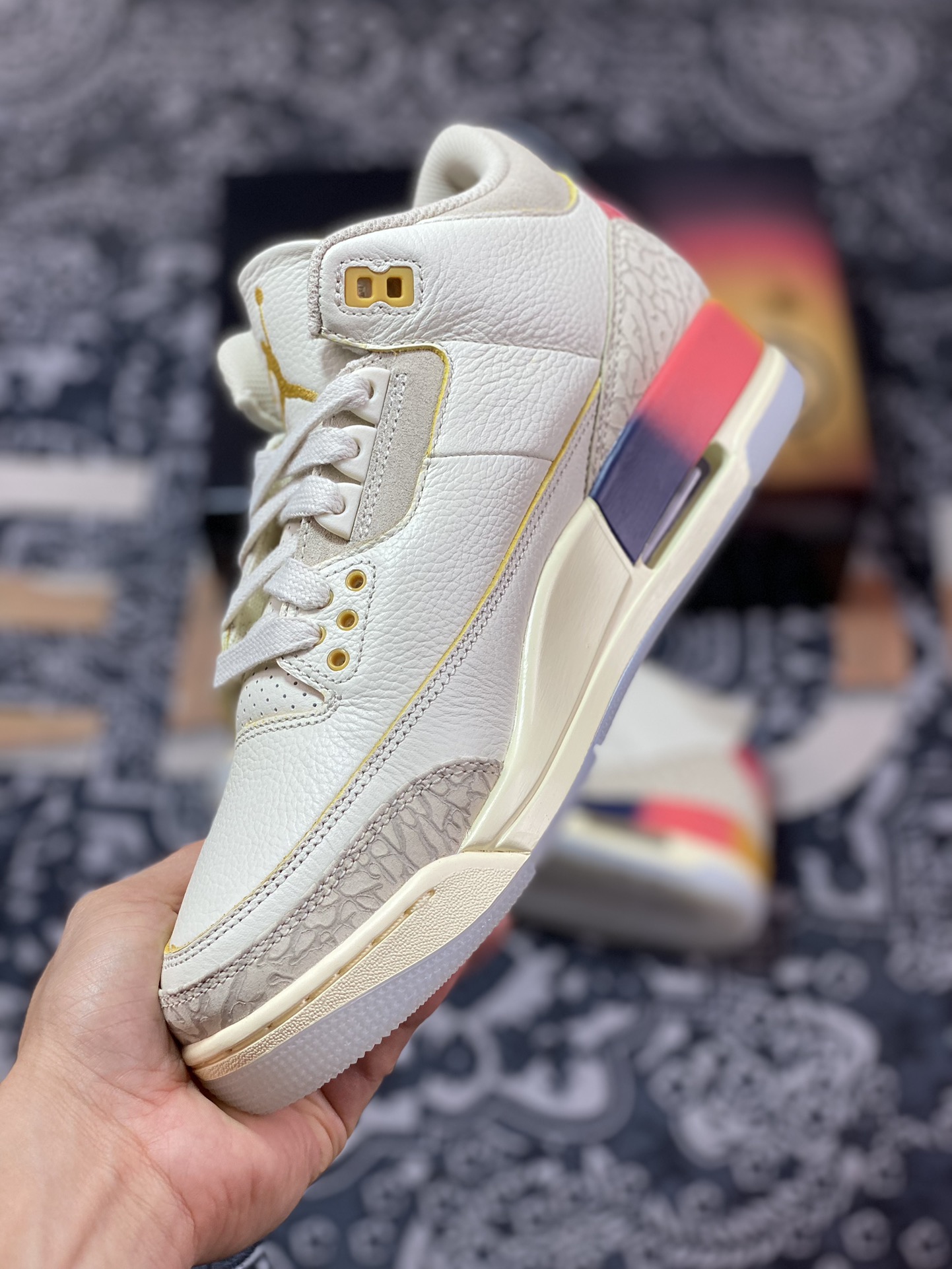 老汪纯原生产线 J Balvin x Air Jordan 3 联名 彩虹笑脸 FN0344-901