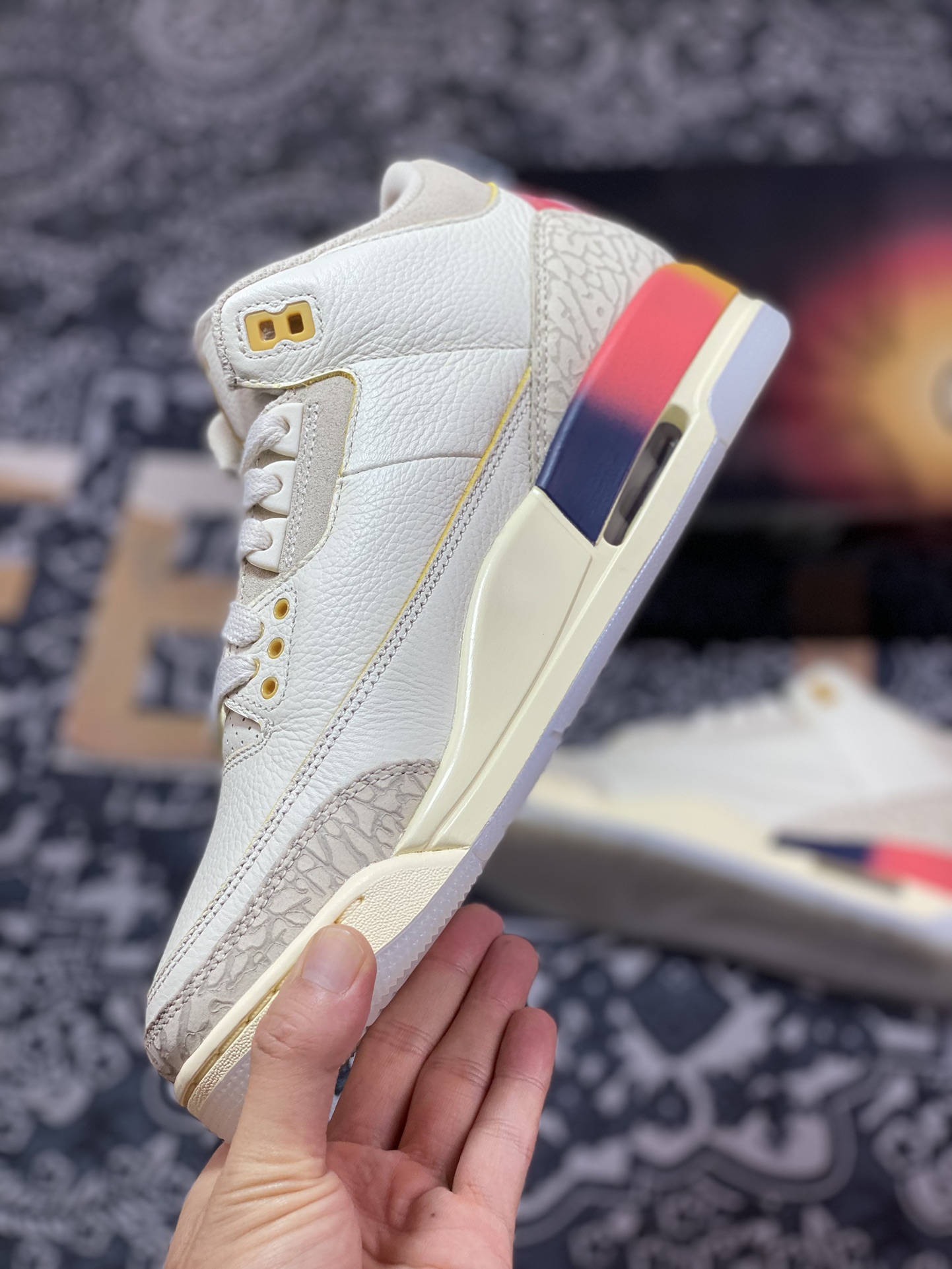 老汪纯原生产线 J Balvin x Air Jordan 3 联名 彩虹笑脸 FN0344-901