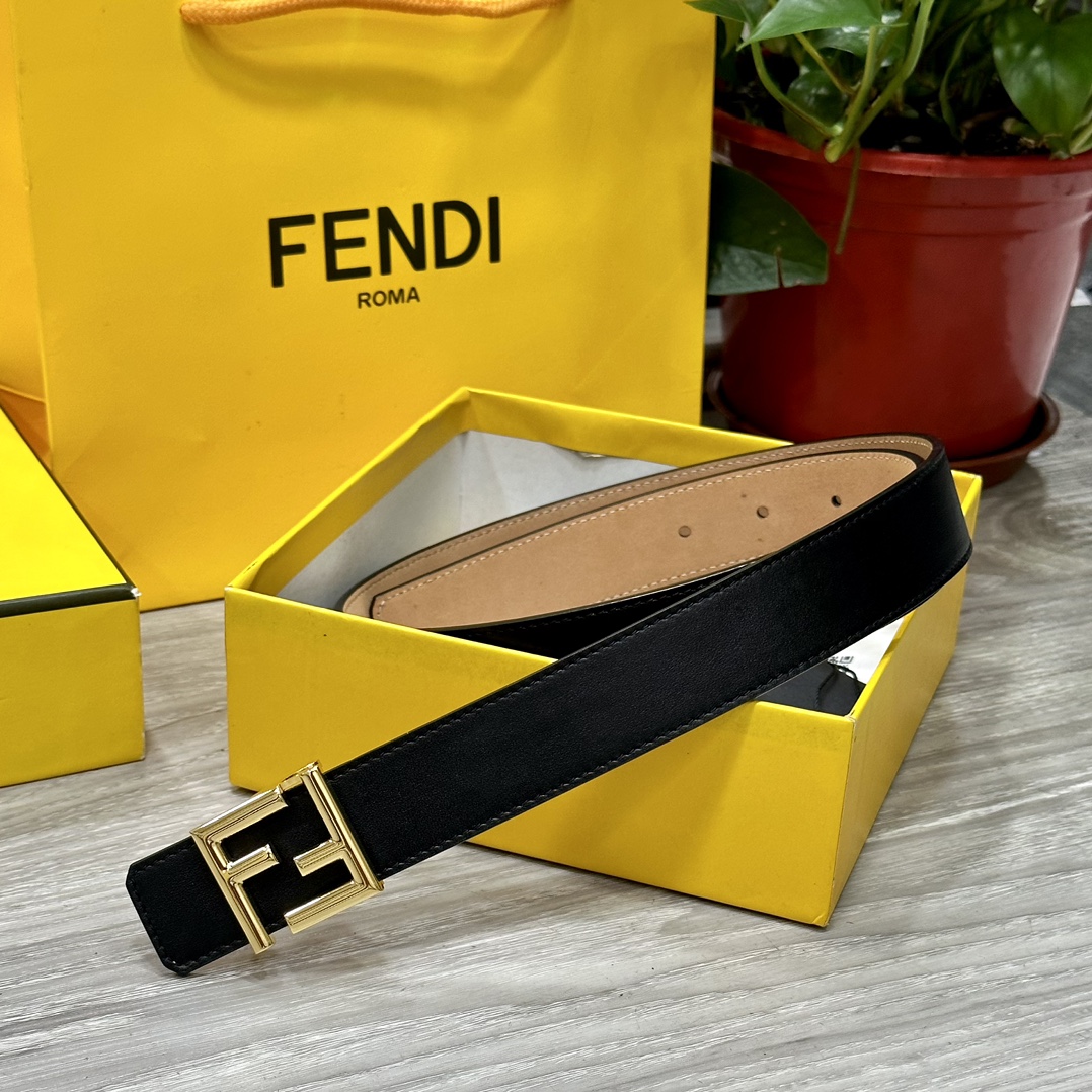
FENDl （芬迪）女士腰带 宽30mm 双面原版头层牛皮 制作 搭配經典F铜扣 时尚潮流 经典百搭 