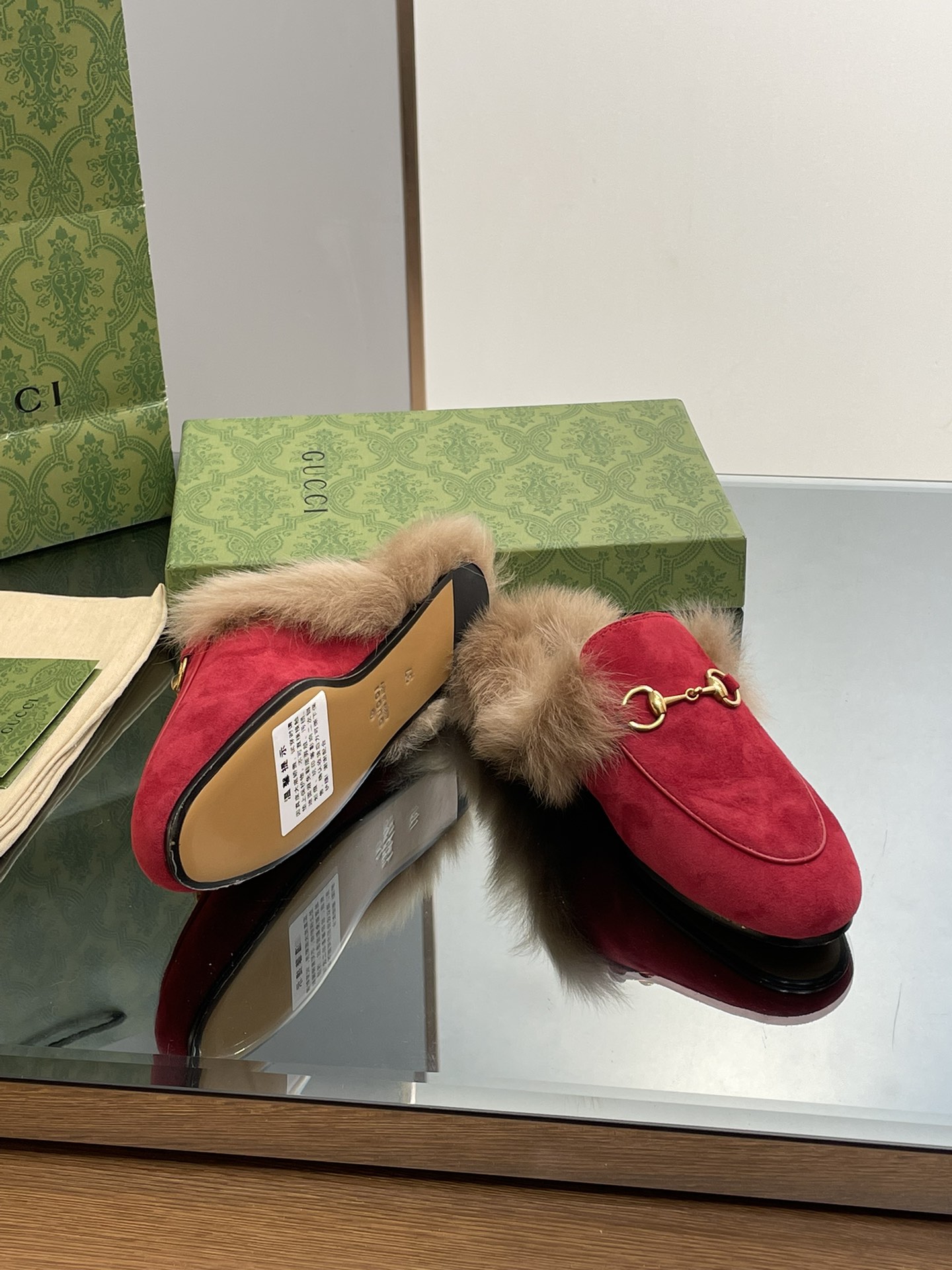 Gucci Princetown Leather Slipper with Horsebit - Luxurious & Timeless 7 i1694404350 5878 5