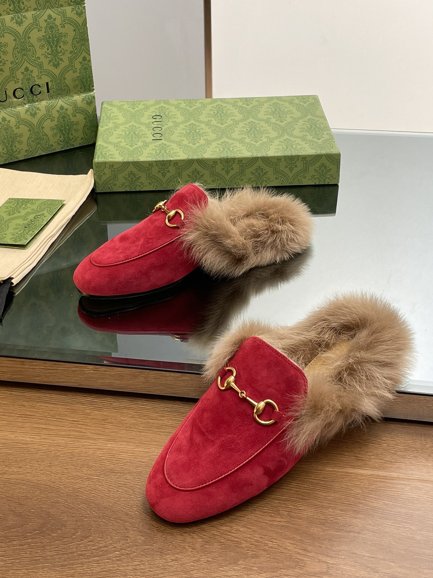 Gucci Princetown Leather Slipper with Horsebit - Luxurious & Timeless 6 i1694404350 6407 4