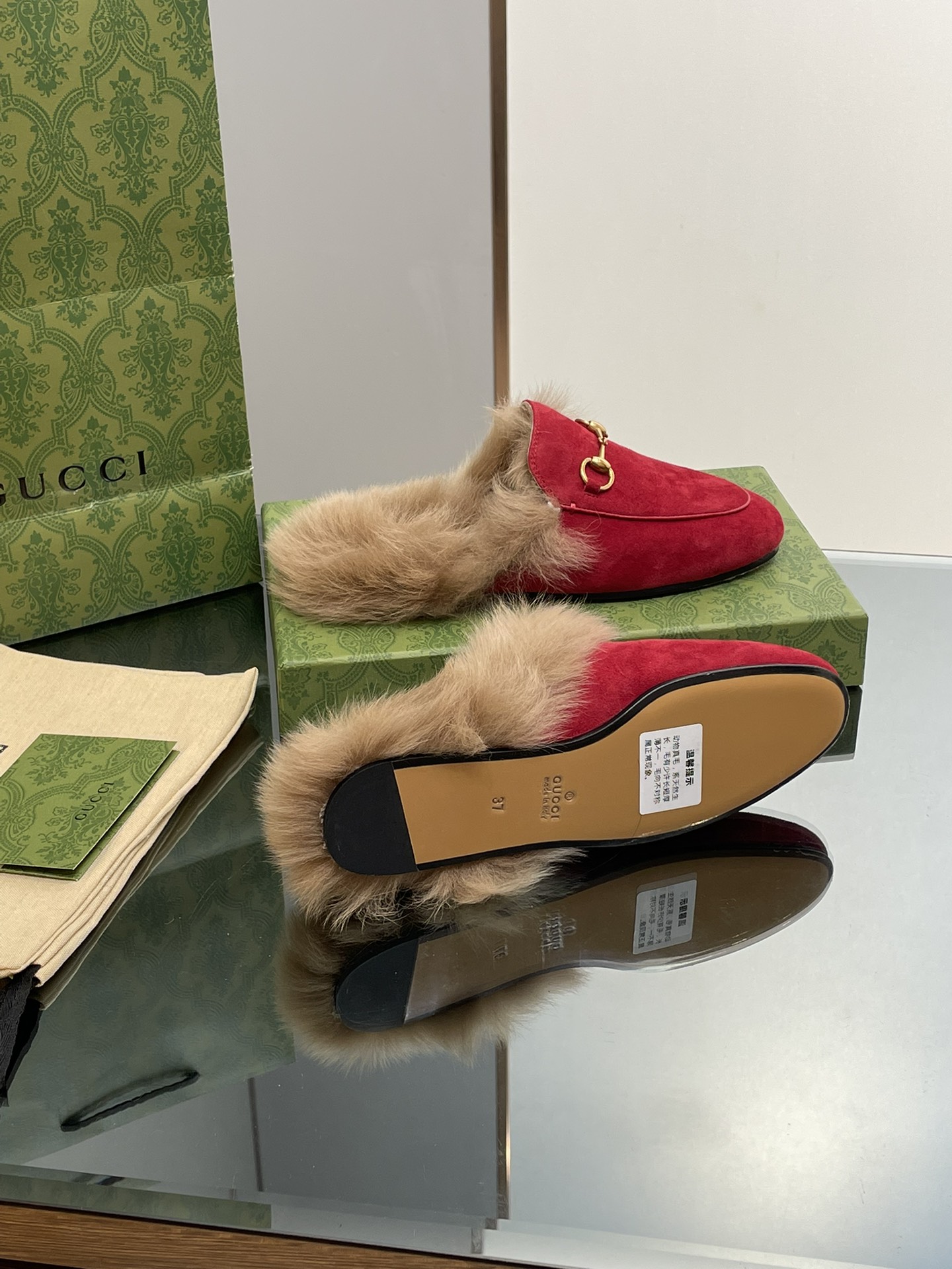 Gucci Princetown Leather Slipper with Horsebit - Luxurious & Timeless 10 i1694404350 6487 8