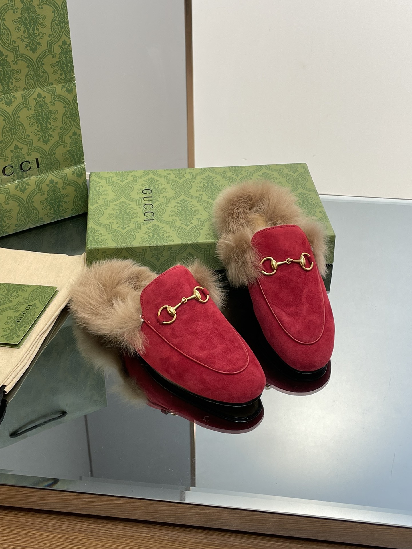 Gucci Princetown Leather Slipper with Horsebit - Luxurious & Timeless 3 i1694404350 7802 1