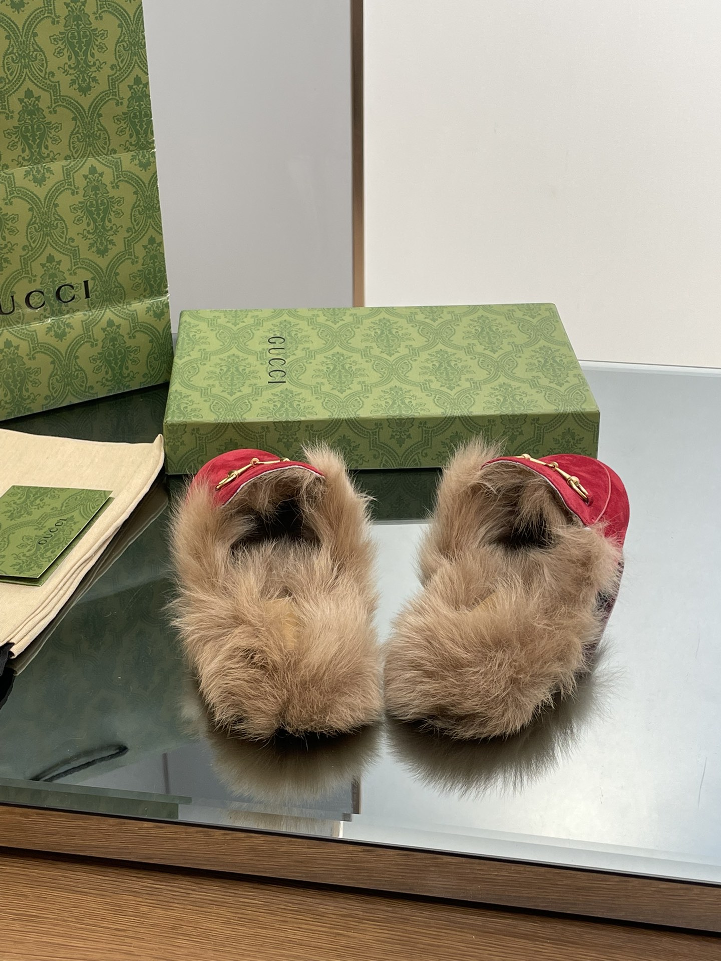 Gucci Princetown Leather Slipper with Horsebit - Luxurious & Timeless 5 i1694404350 9522 3
