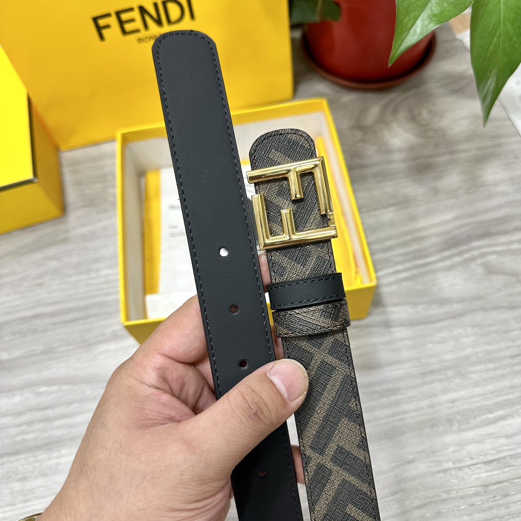 FENDI芬迪专柜同款宽3.0CM双环正反用腰带FF按钉搭扣黑色CuoioRomano皮革材质反面面料带