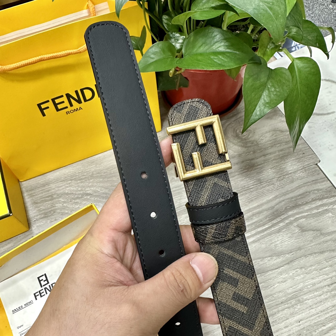 FENDI芬迪专柜同款宽3.0CM双环正反用腰带FF按钉搭扣黑色CuoioRomano皮革材质反面面料带