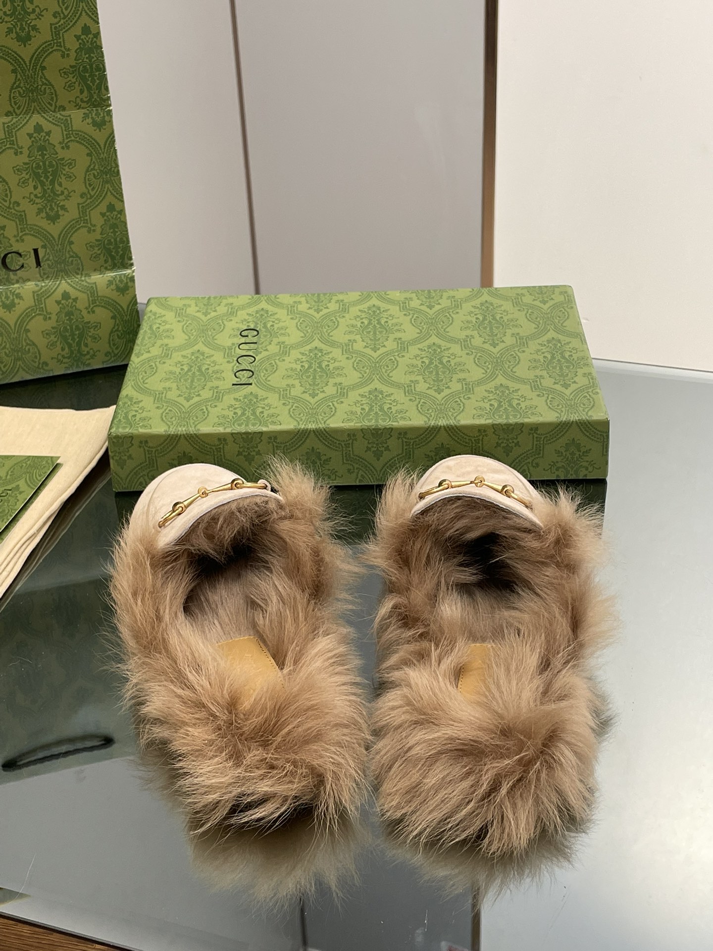 Gucci Princetown Leather Slipper with Horsebit - Luxurious Comfort 5 i1694404534 5957 3