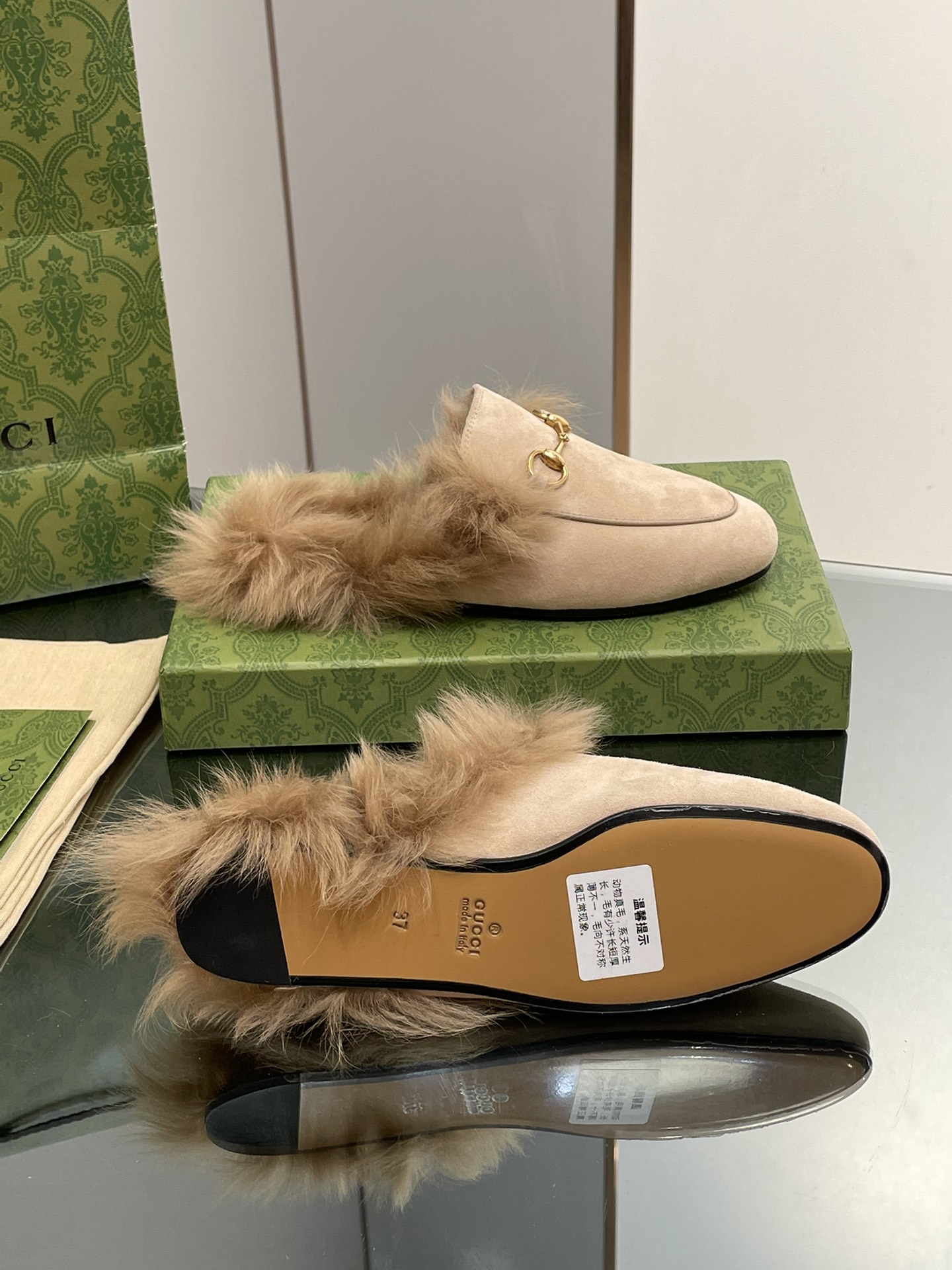 Gucci Princetown Leather Slipper with Horsebit - Luxurious Comfort 10 i1694404534 6183 8