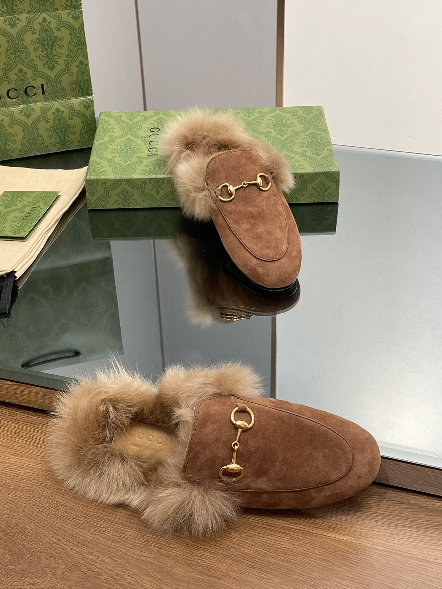 Gucci Princetown Leather Slipper with Horsebit 9 i1694404600 2491 7