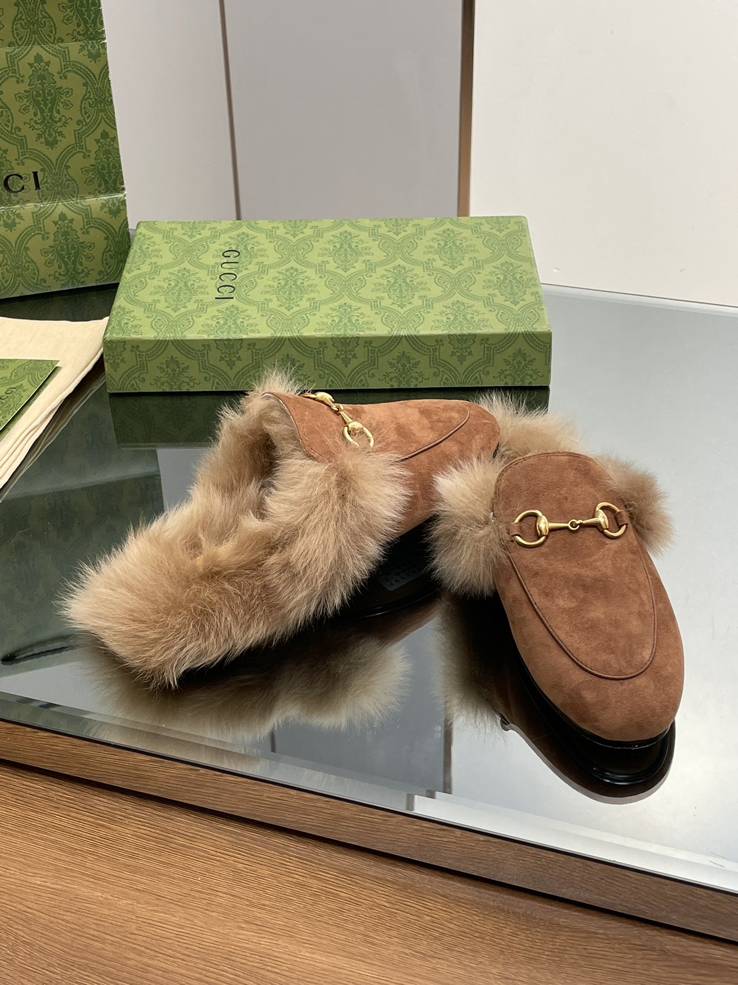 Gucci Princetown Leather Slipper with Horsebit 8 i1694404600 865 6
