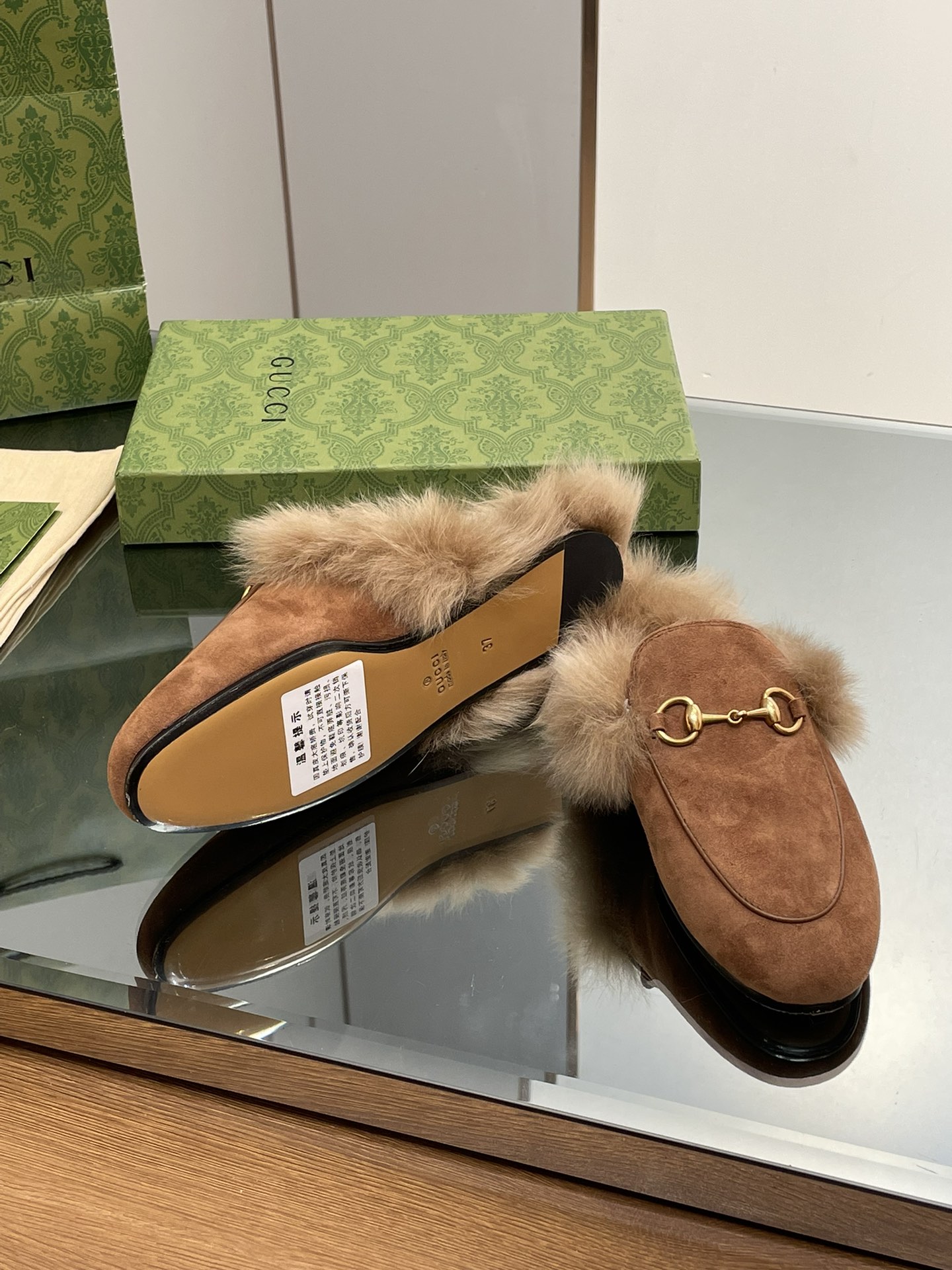 Gucci Princetown Leather Slipper with Horsebit 7 i1694404600 9 5