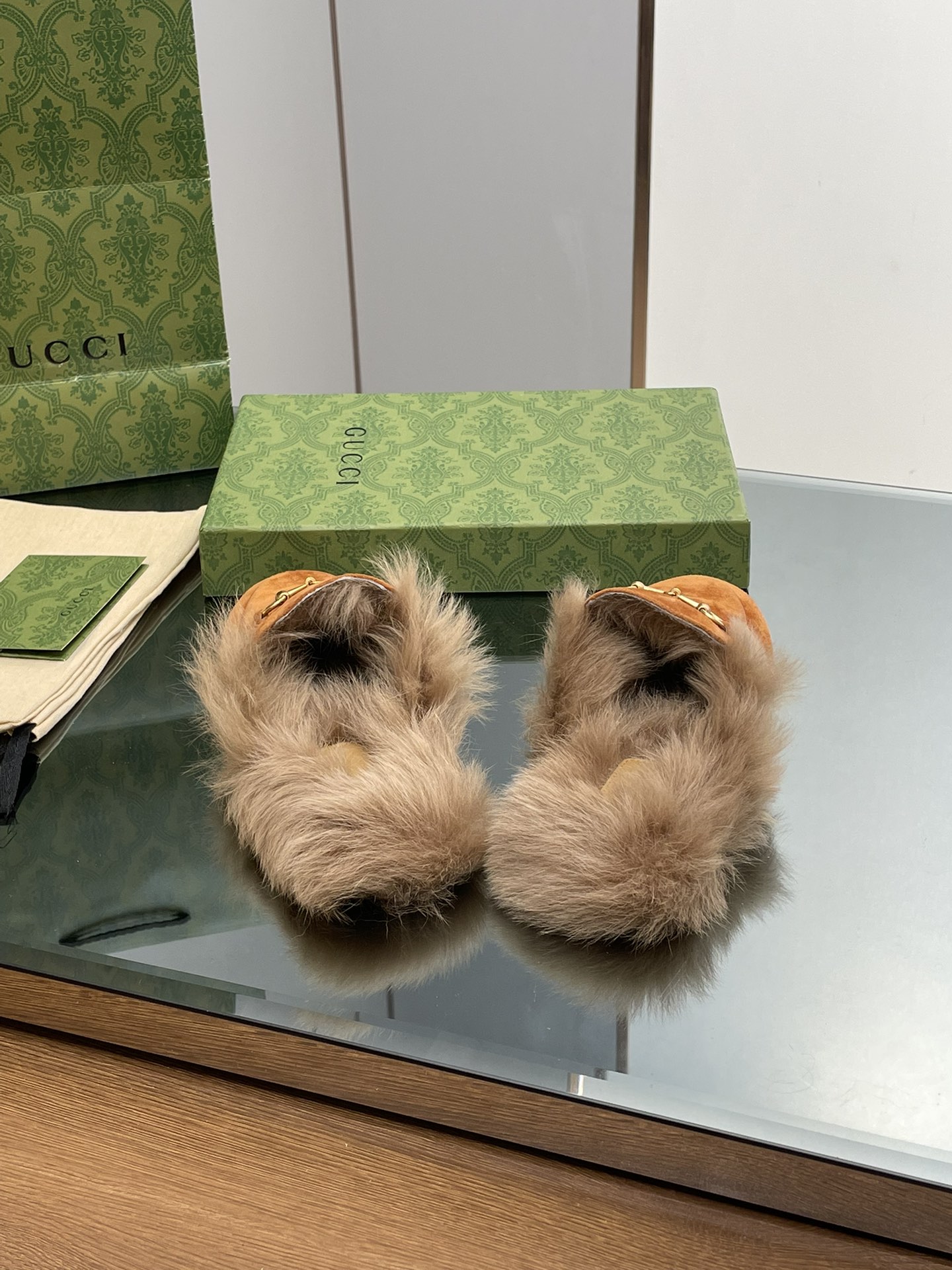 Gucci Princetown Leather Slipper with Horsebit - Luxurious & Timeless 5 i1694404643 3890 3