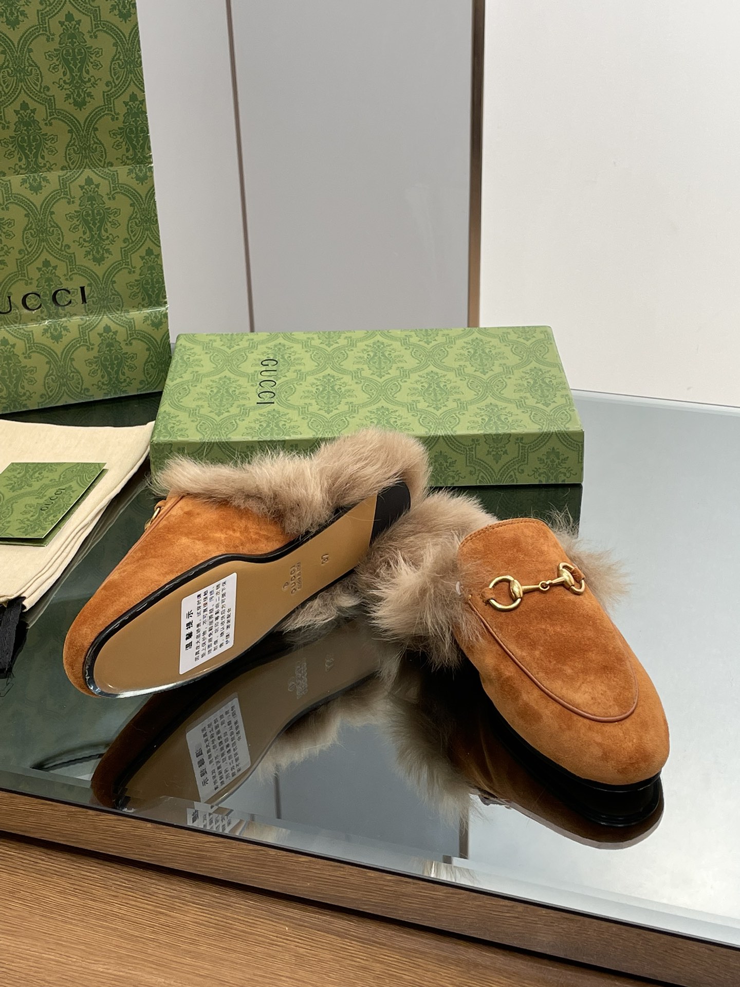 Gucci Princetown Leather Slipper with Horsebit - Luxurious & Timeless 7 i1694404643 8437 5