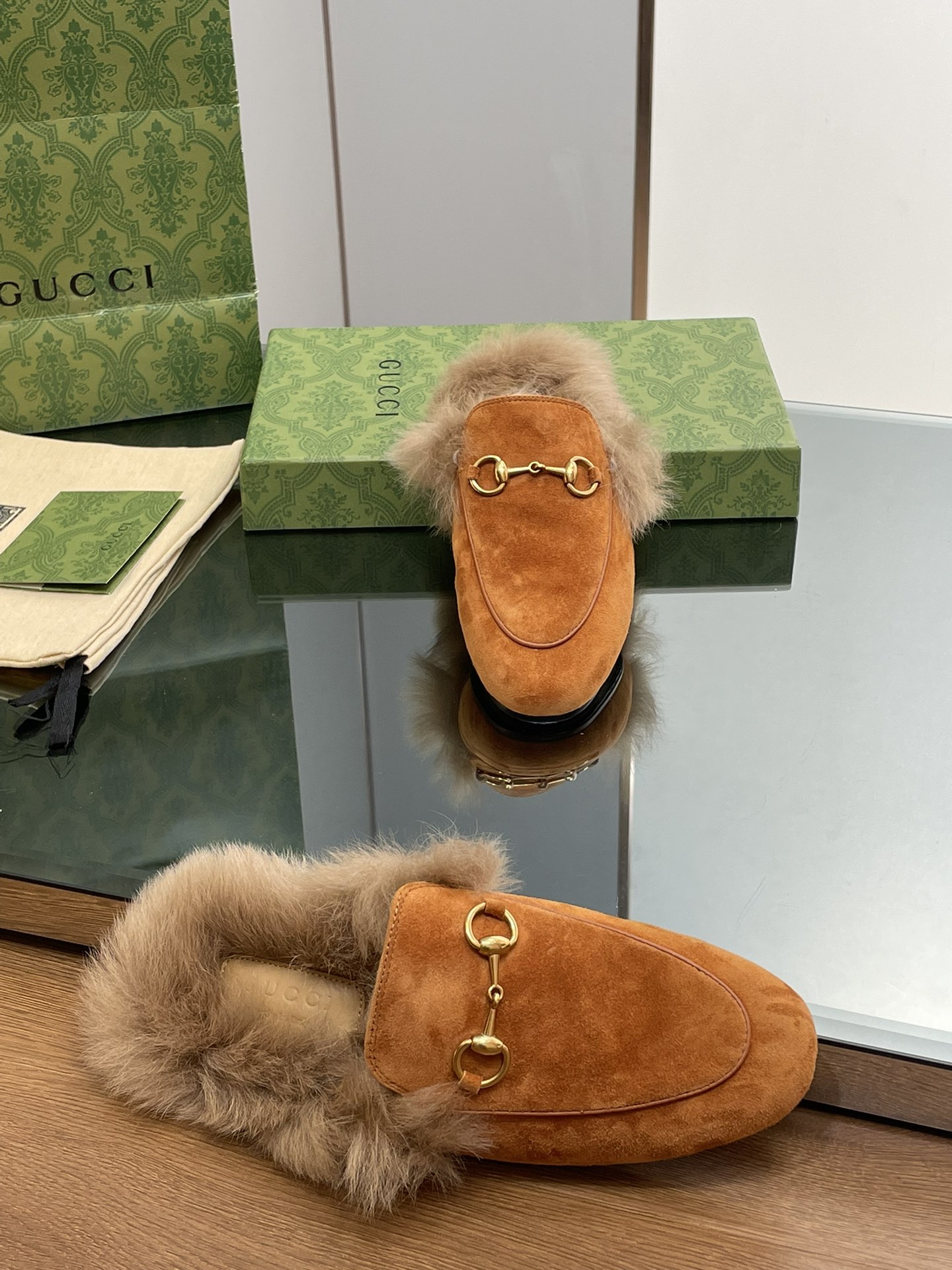Gucci Princetown Leather Slipper with Horsebit - Luxurious & Timeless 9 i1694404643 8500 7