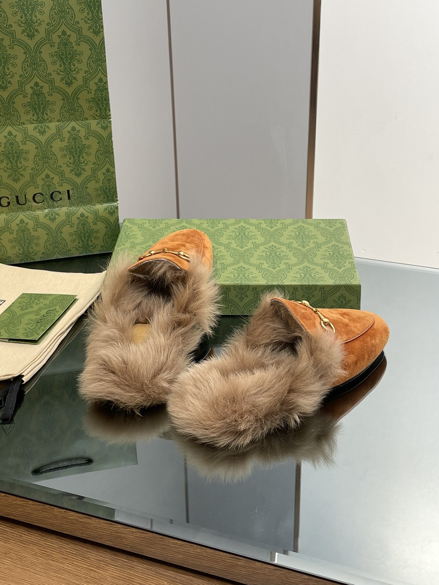 Gucci Princetown Leather Slipper with Horsebit - Luxurious & Timeless 4 i1694404643 8926 2