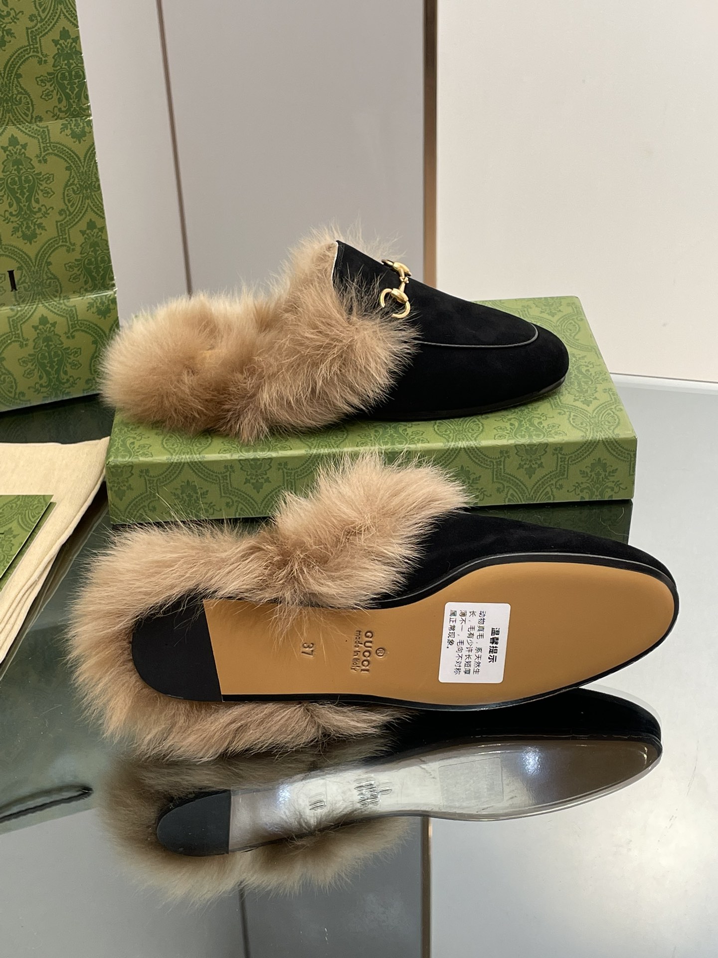Gucci Princetown Leather Slipper with Horsebit - Luxurious Comfort 10 i1694404722 3922 8