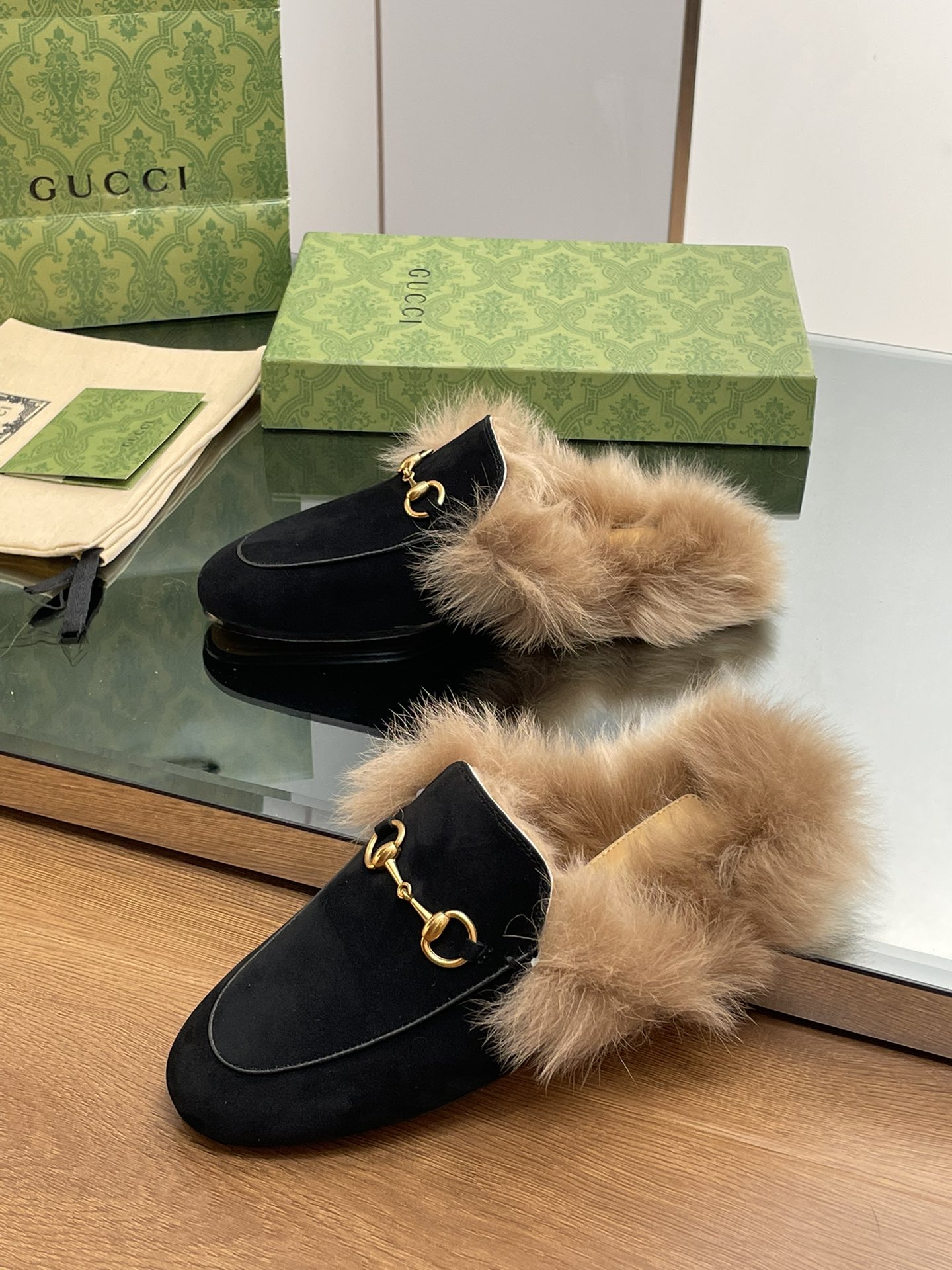 Gucci Princetown Leather Slipper with Horsebit - Luxurious Comfort 6 i1694404722 6058 4