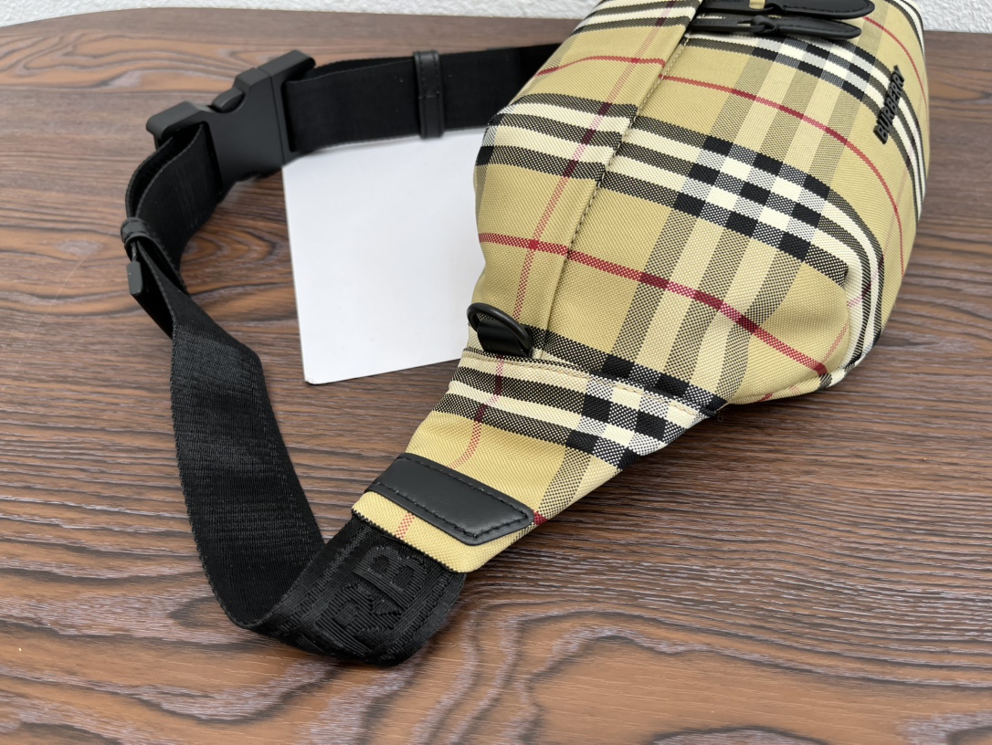 Burberry Beige Nova Check everyday