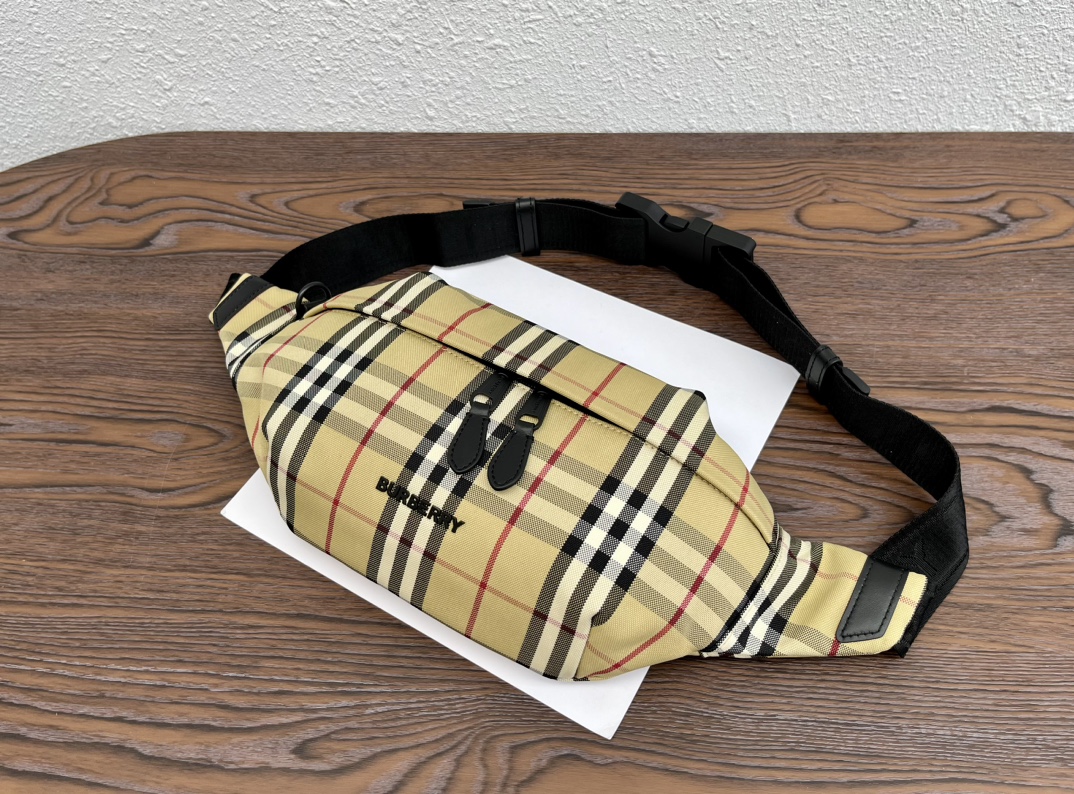 Burberry Beige Check everyday