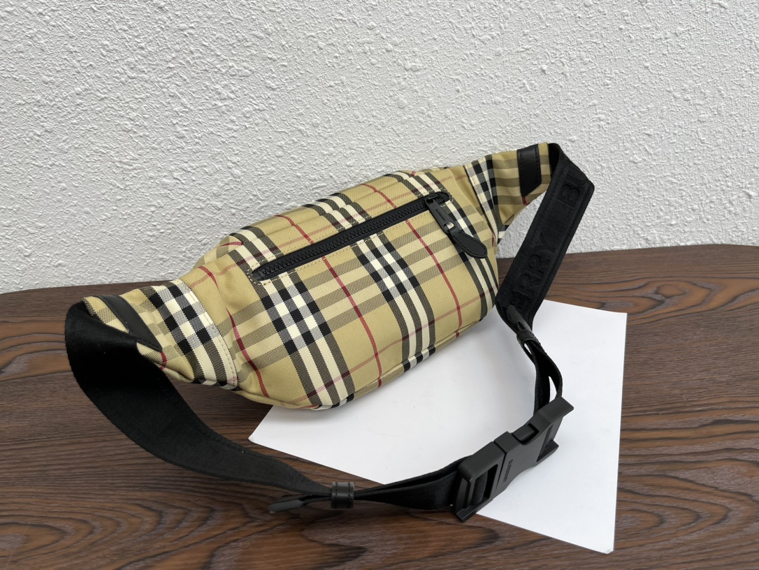 Burberry Beige Check everyday