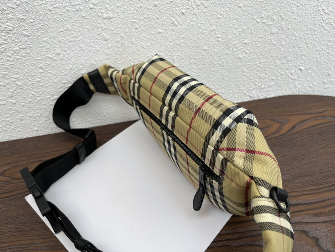 Burberry Beige Nova Check everyday