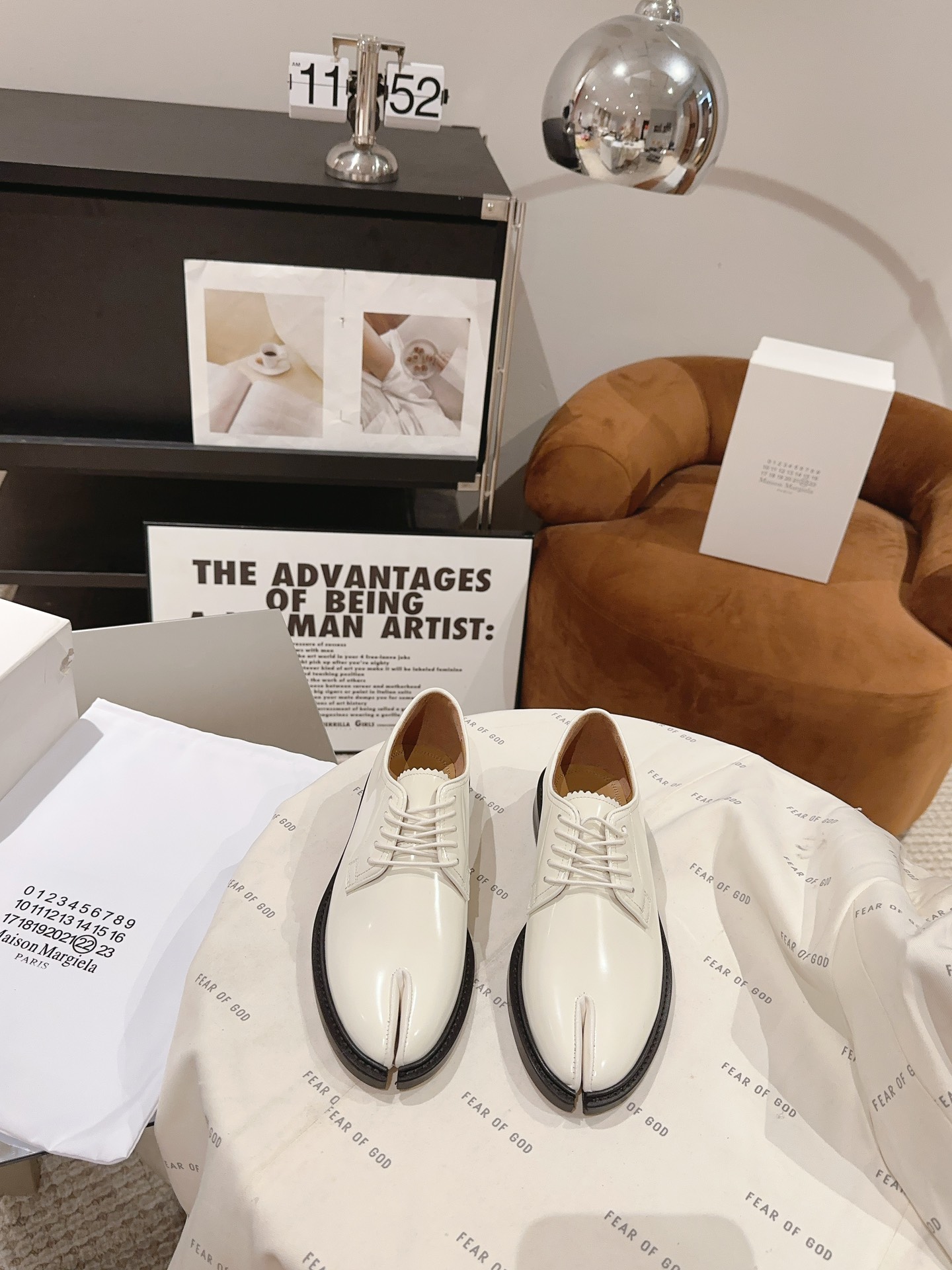 New MM6 Toes-Skin Shoes: Stylish Design with Unique Heel and Quality Materials