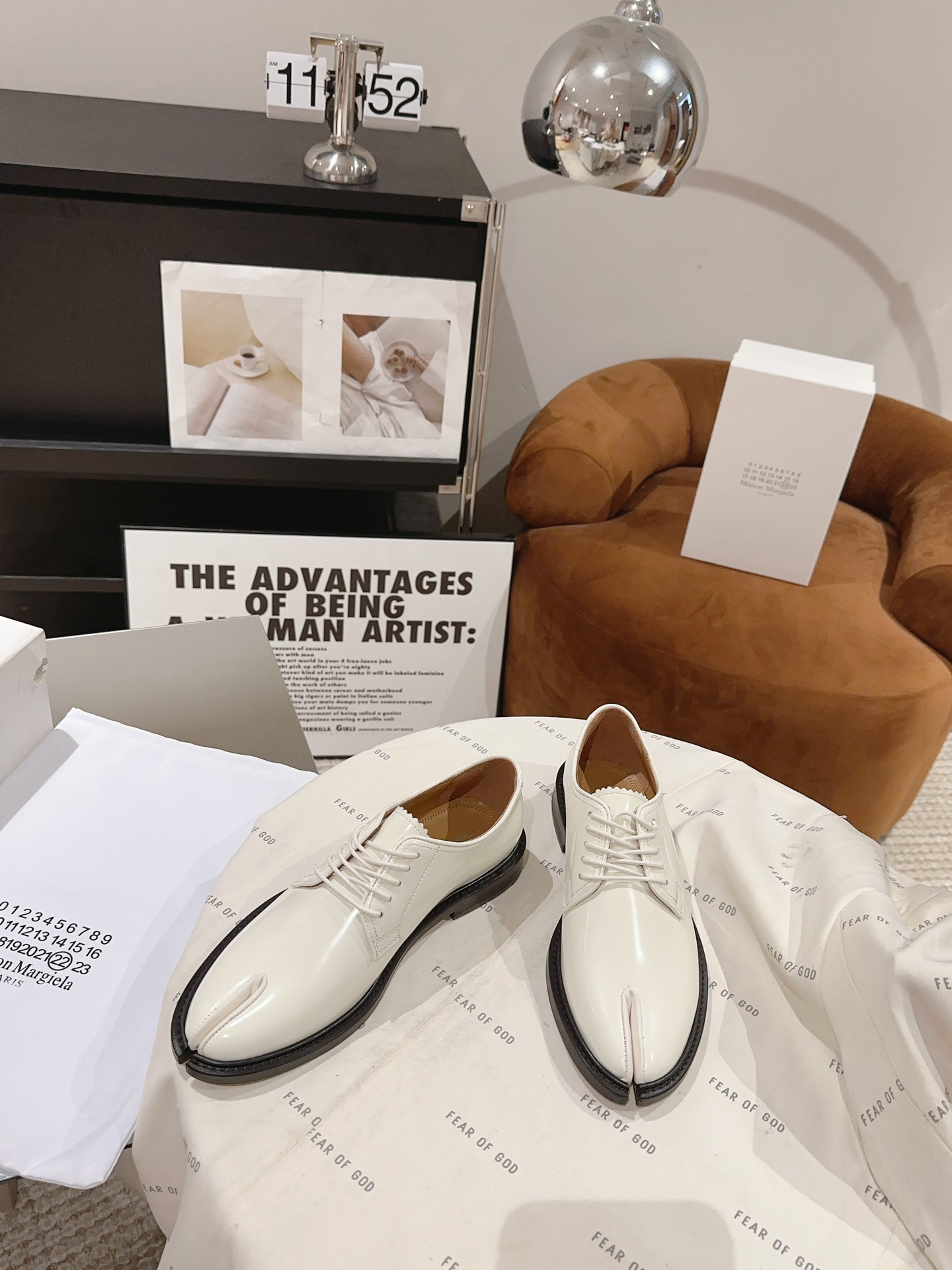 New MM6 Toes-Skin Shoes: Stylish Design with Unique Heel and Quality Materials - 图片 2