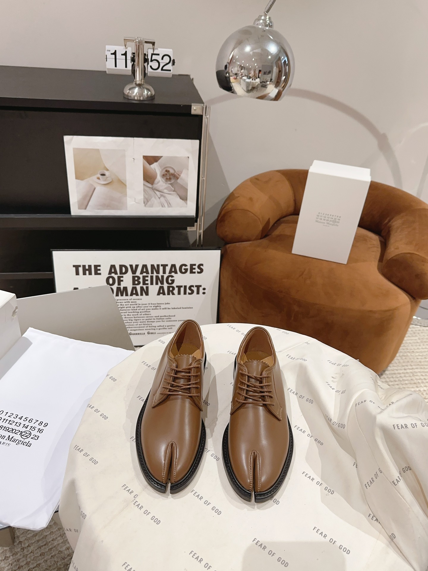 Stylish Toes-Skin Shoes: Unique Design with Italian Leather, Sizes 35-40