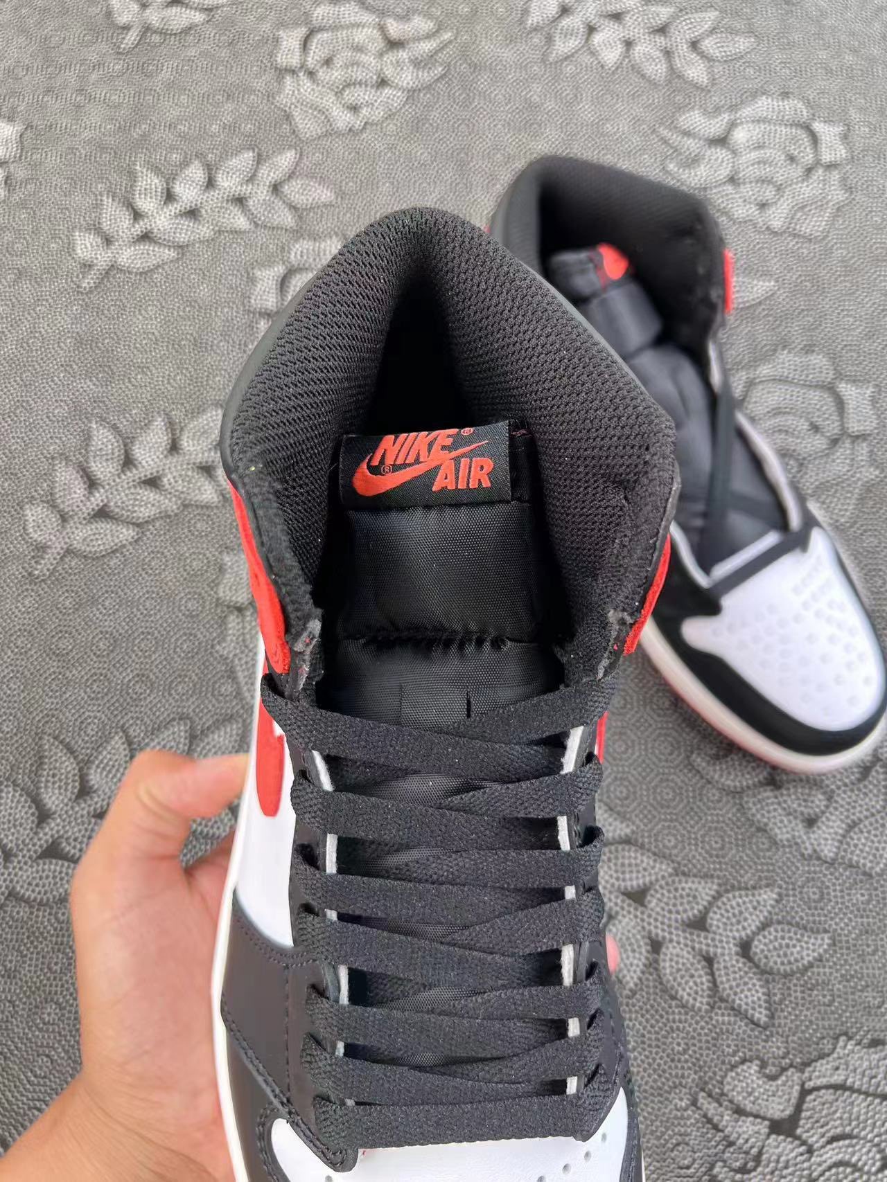 Air Jordan 1 Retro High OG 6 Rings 高帮复古篮球鞋 黑红配色?