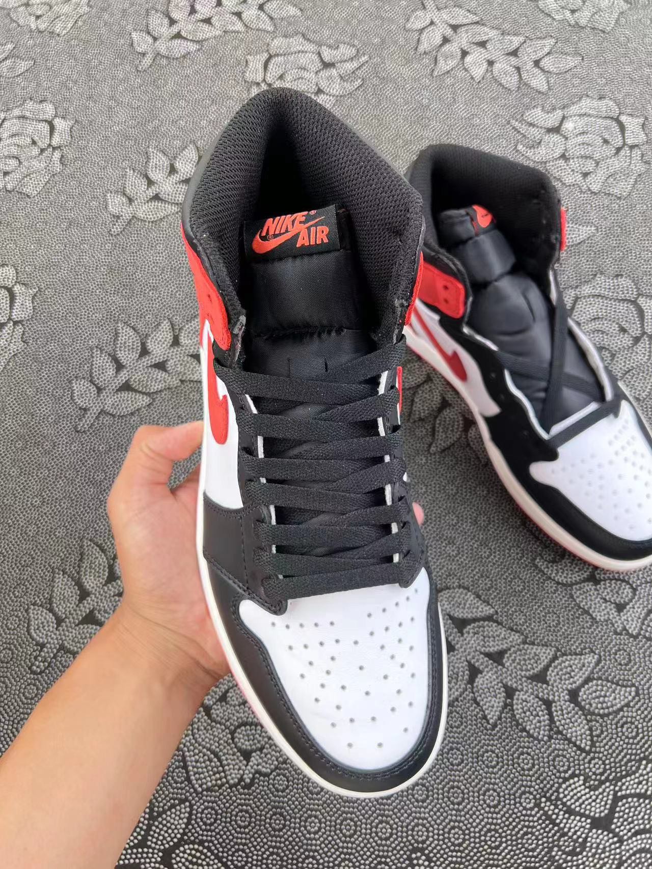 Air Jordan 1 Retro High OG 6 Rings 高帮复古篮球鞋 黑红配色?