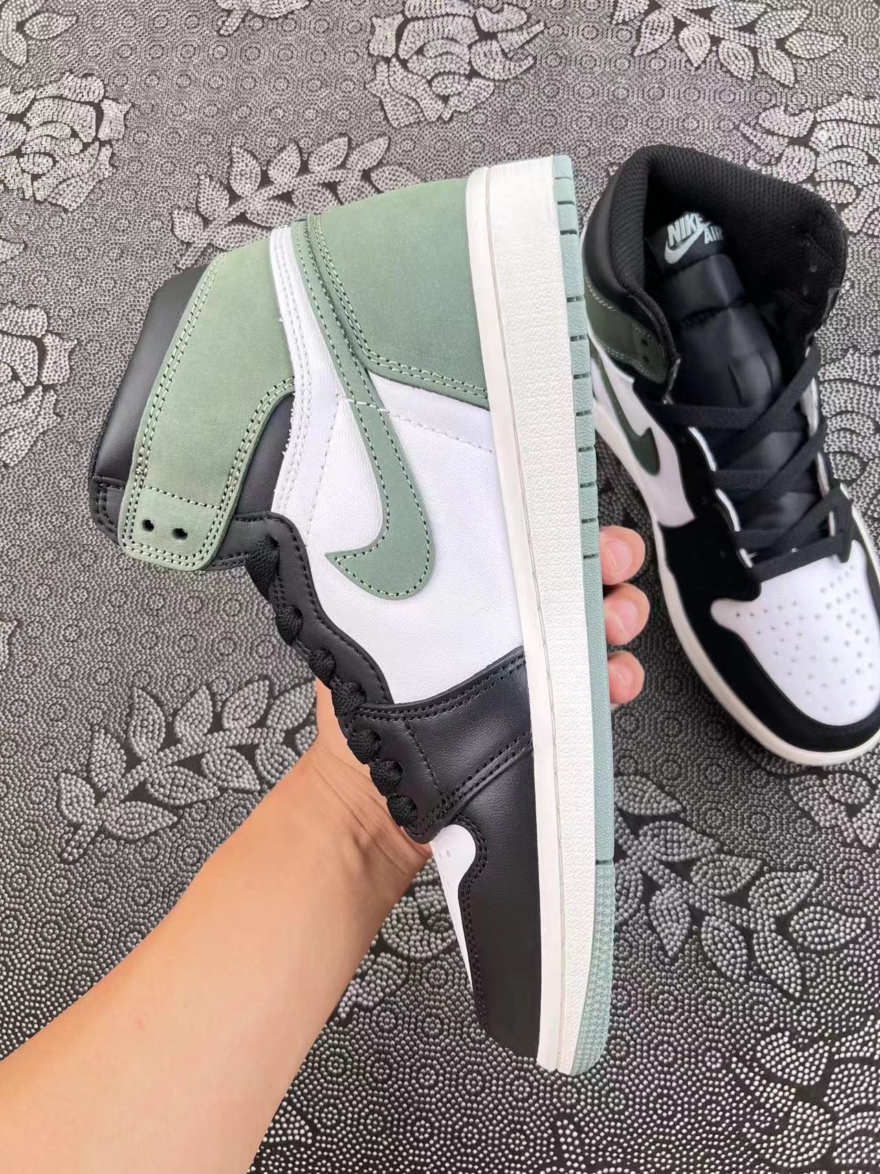 ? Air Jordan 1 Retro High OG 6 Rings 高帮复古篮球鞋 黑绿配色?