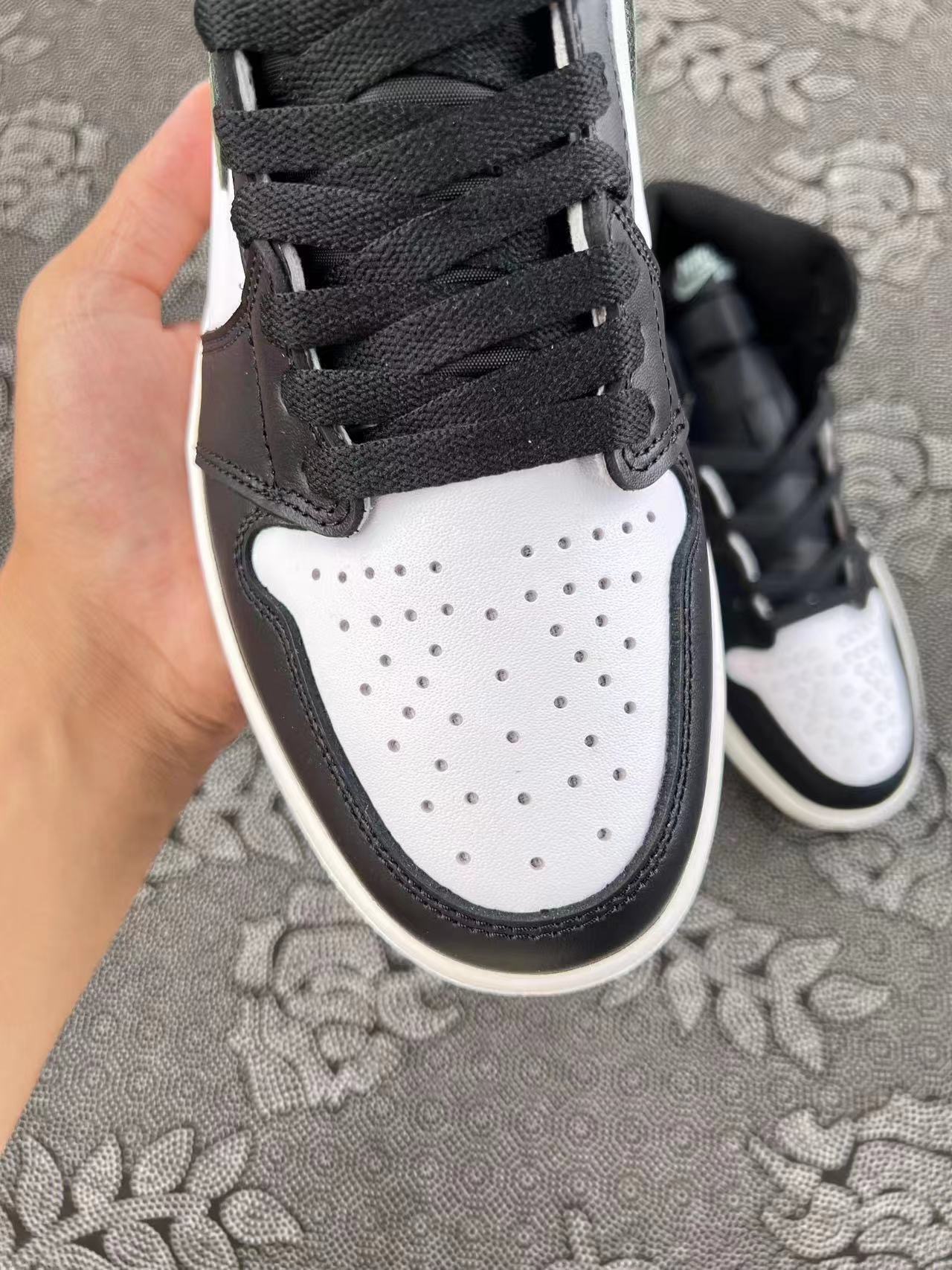 ? Air Jordan 1 Retro High OG 6 Rings 高帮复古篮球鞋 黑绿配色?