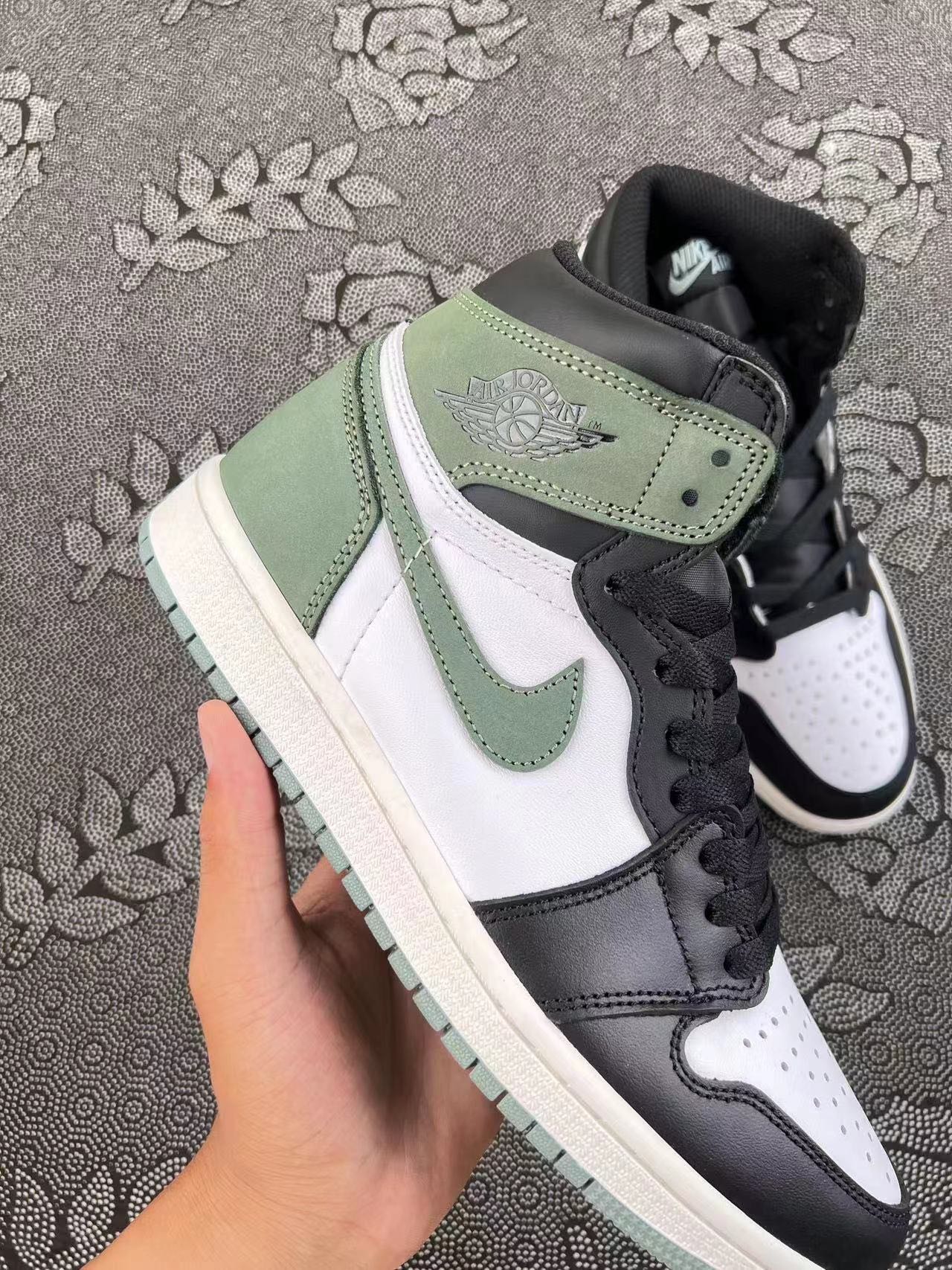 ? Air Jordan 1 Retro High OG 6 Rings 高帮复古篮球鞋 黑绿配色?