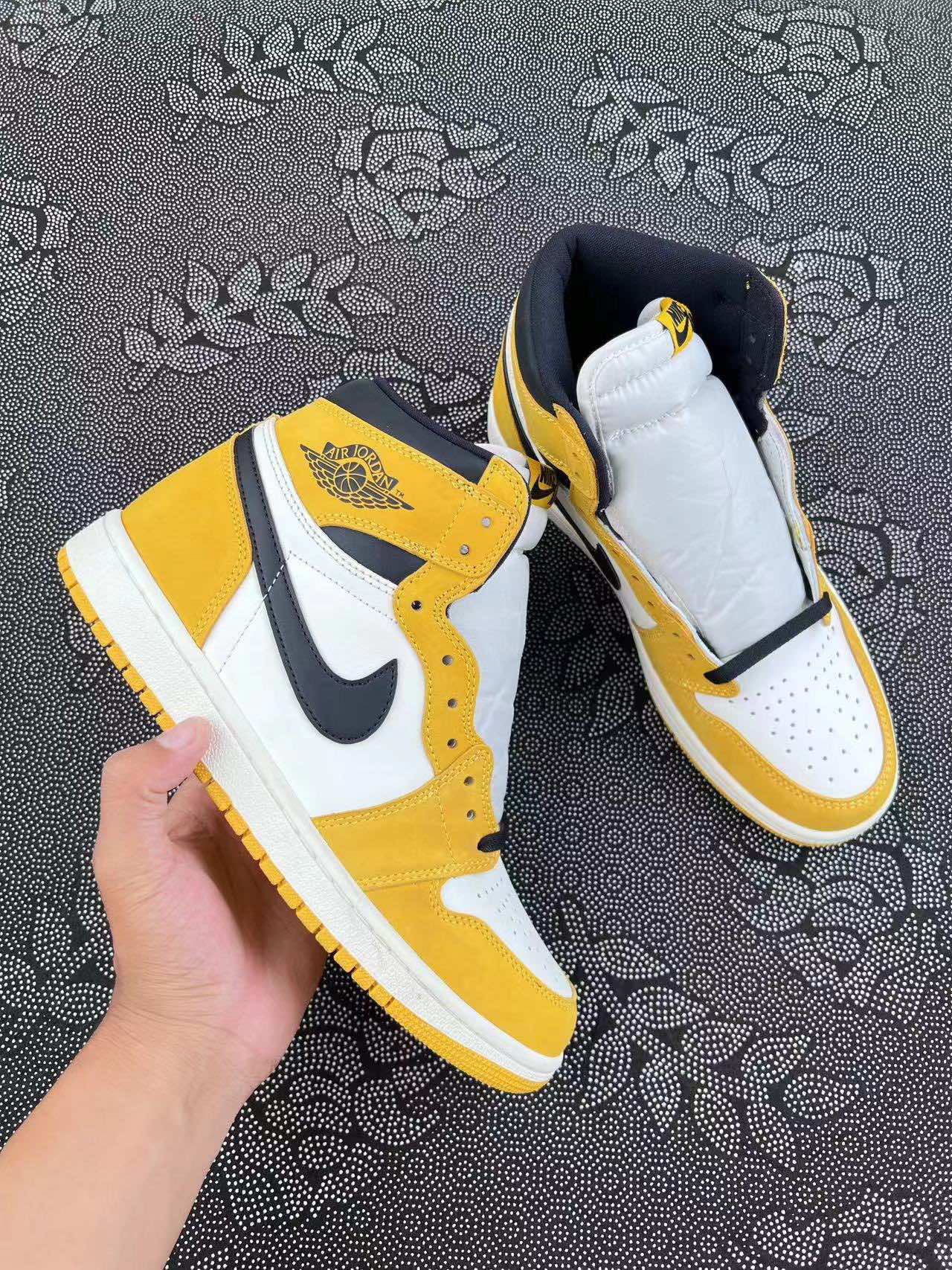 ? Air Jordan 1 Retro High OG 6 Rings 高帮复古篮球鞋 黑黄配色?