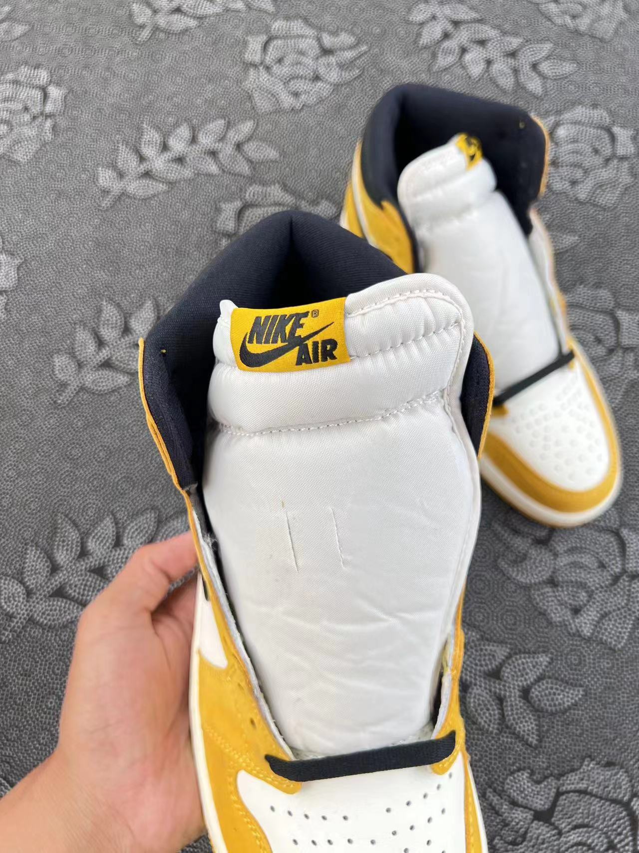 ? Air Jordan 1 Retro High OG 6 Rings 高帮复古篮球鞋 黑黄配色?