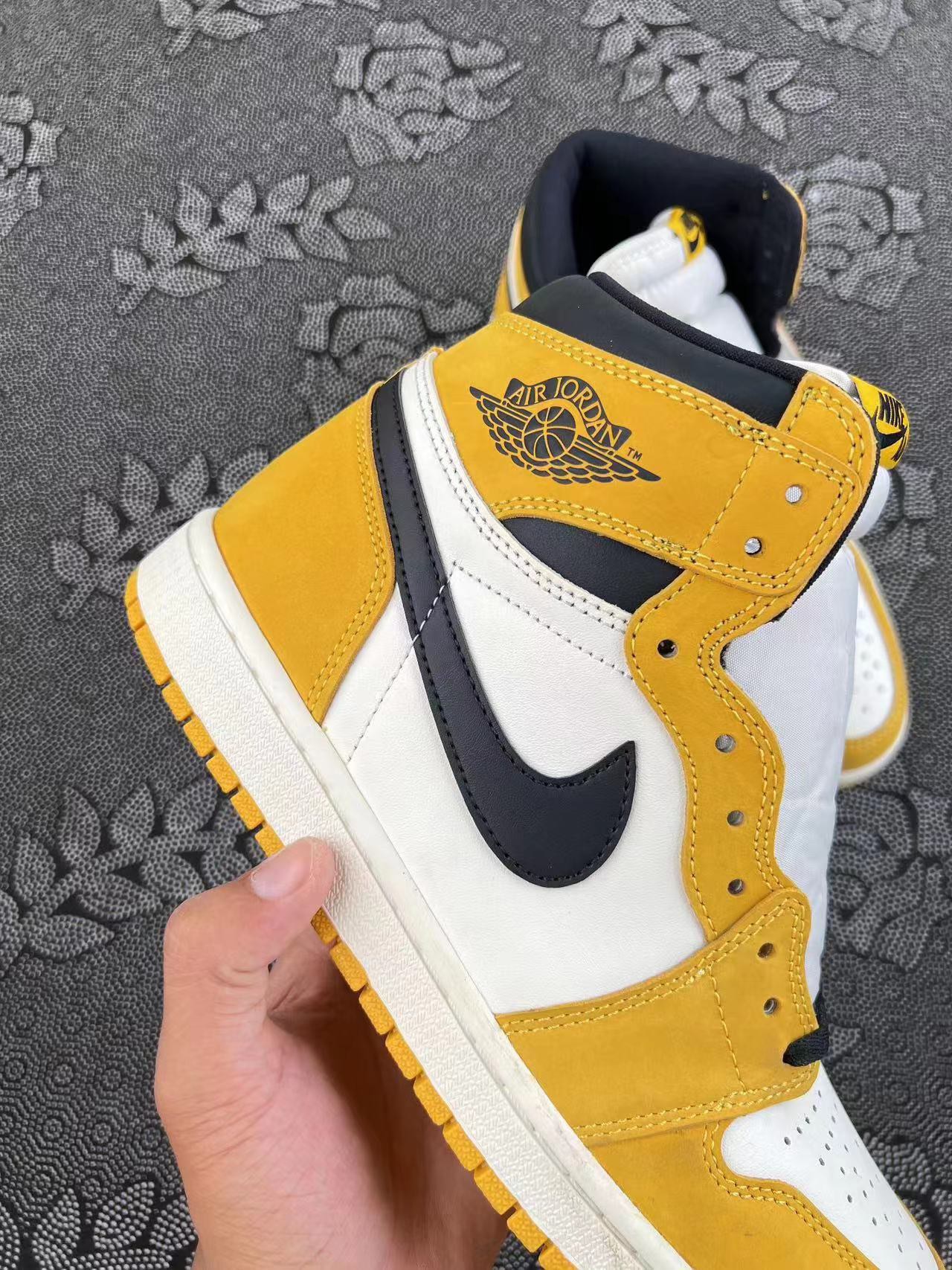 ? Air Jordan 1 Retro High OG 6 Rings 高帮复古篮球鞋 黑黄配色?